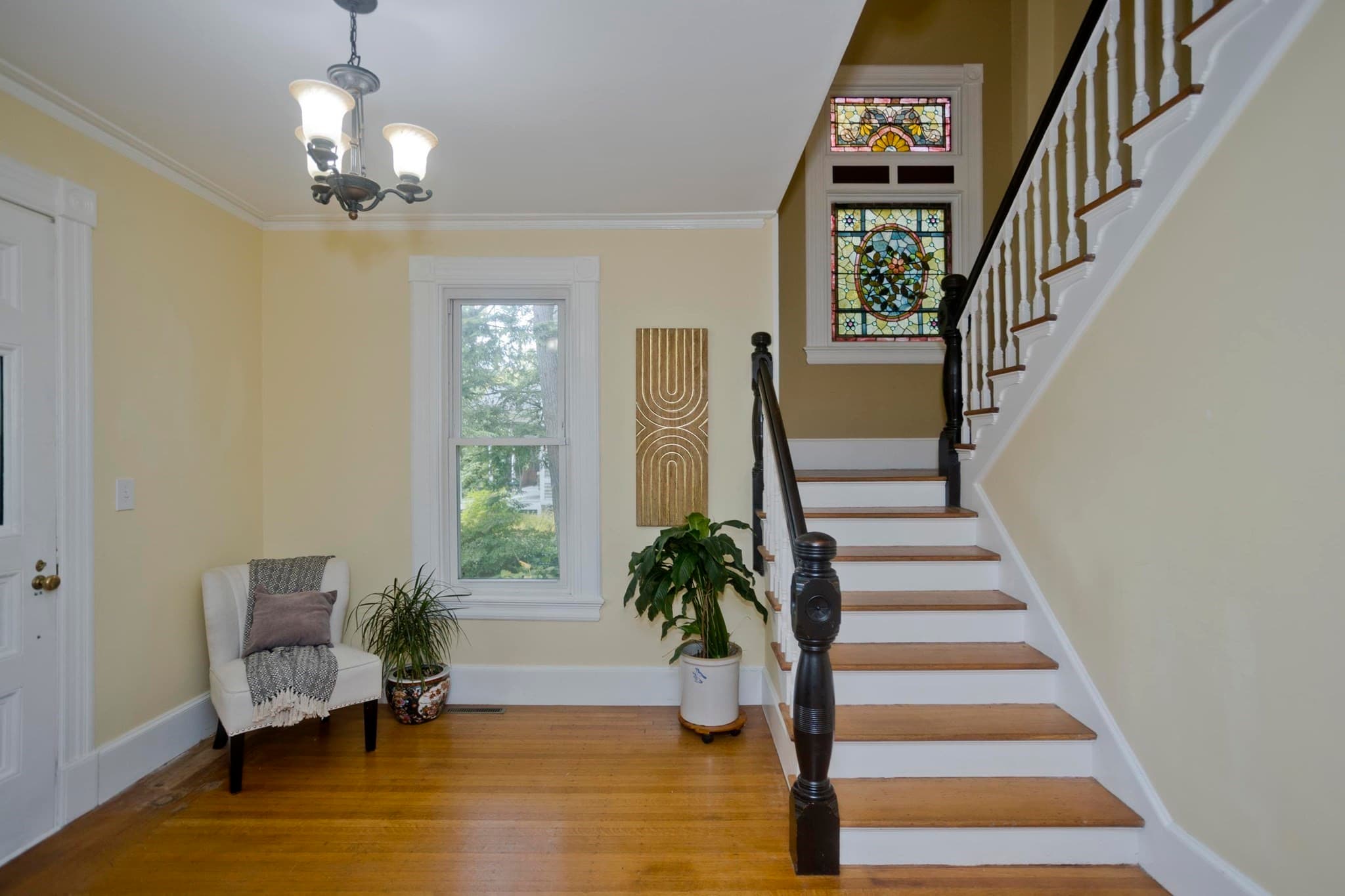 Single Family Residence at 40 Fairfield Ave, Holyoke MA 01040, Holyoke, photo 5 of 42
