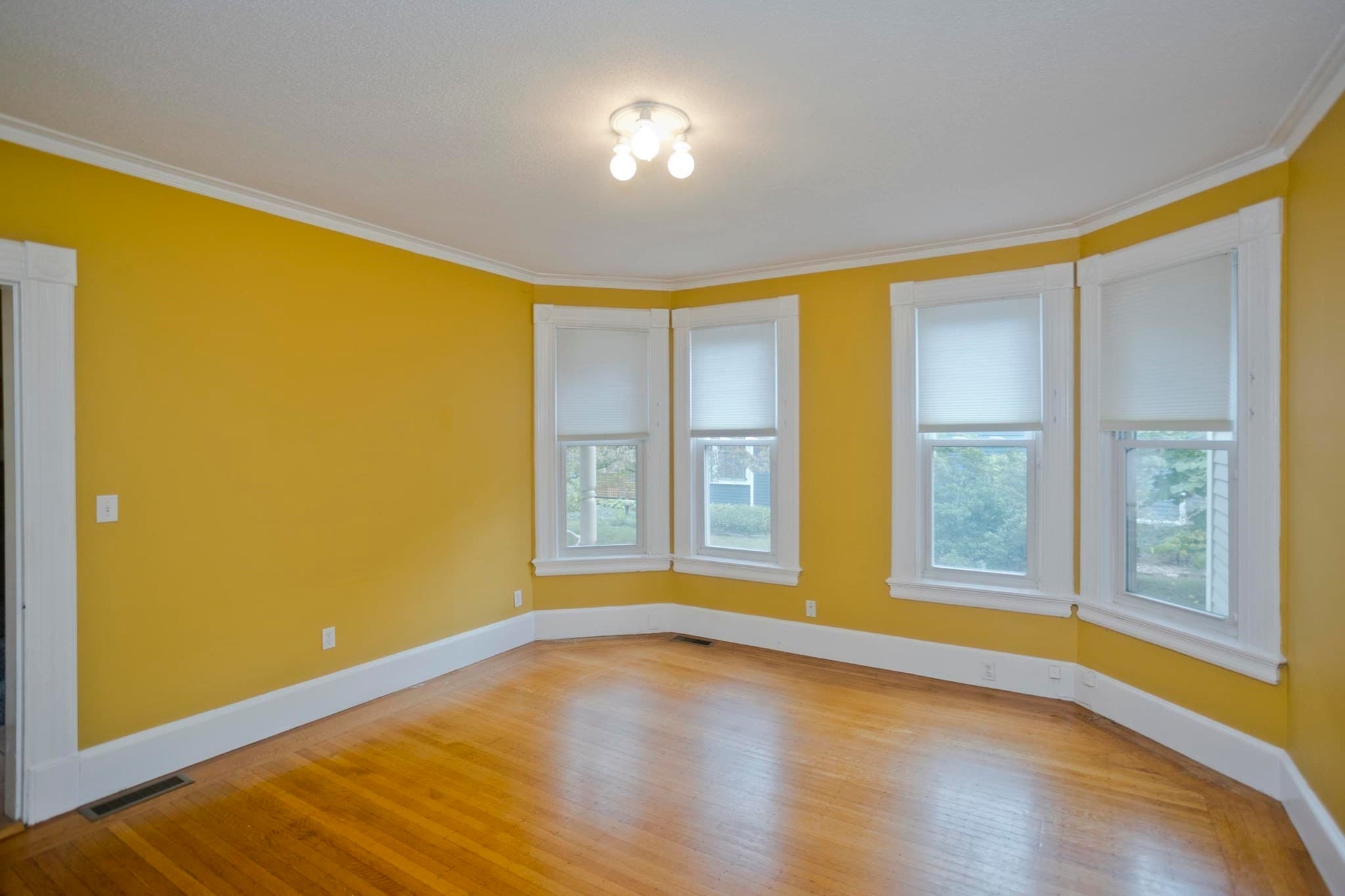 Single Family Residence at 40 Fairfield Ave, Holyoke MA 01040, Holyoke, photo 14 of 42
