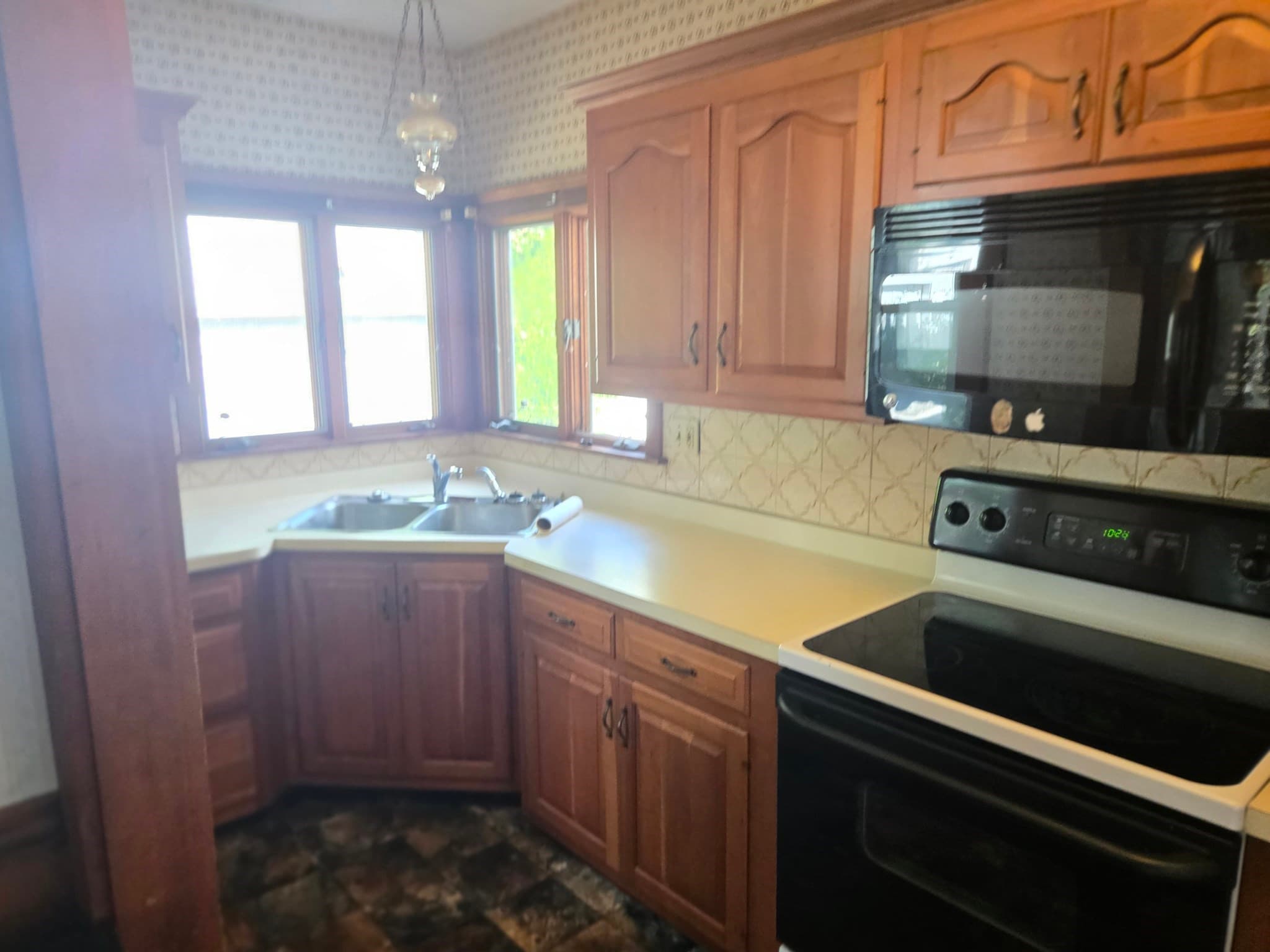Single Family Residence at 9 Shore St, Taunton MA 02780, Taunton, photo 6 of 21