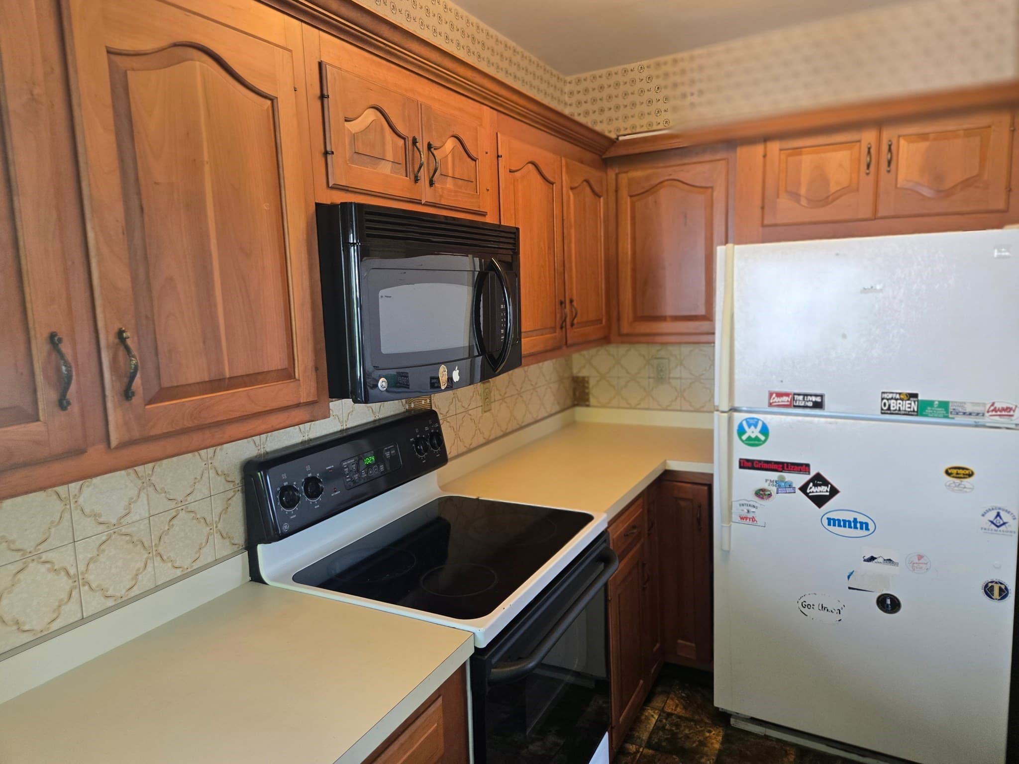 Single Family Residence at 9 Shore St, Taunton MA 02780, Taunton, photo 7 of 21