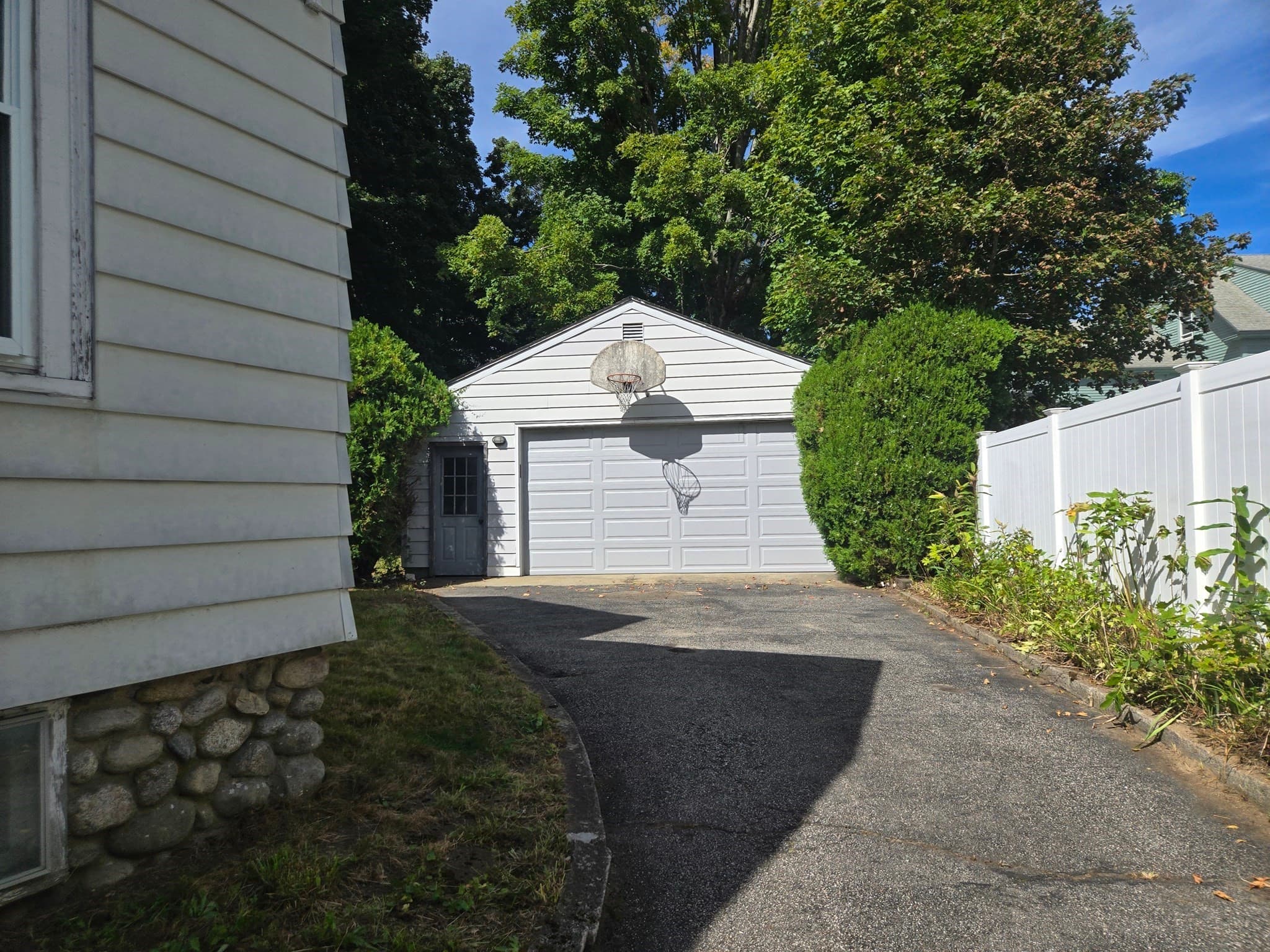 Single Family Residence at 9 Shore St, Taunton MA 02780, Taunton, photo 5 of 21