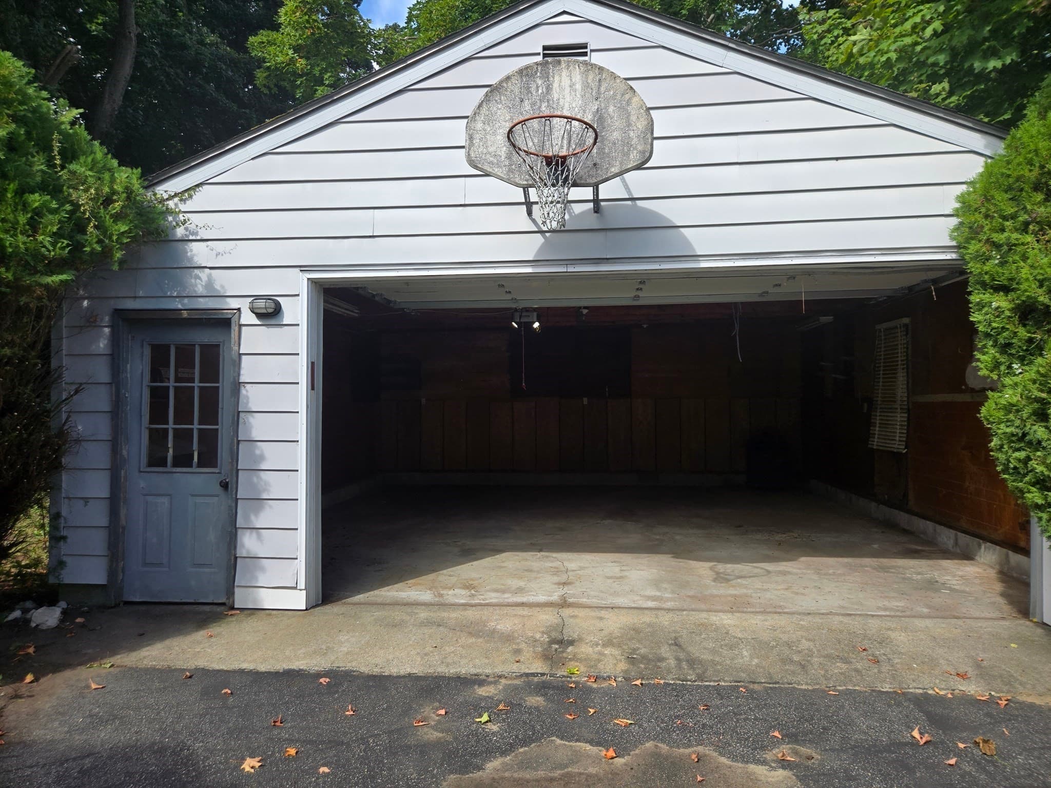 Single Family Residence at 9 Shore St, Taunton MA 02780, Taunton, photo 4 of 21