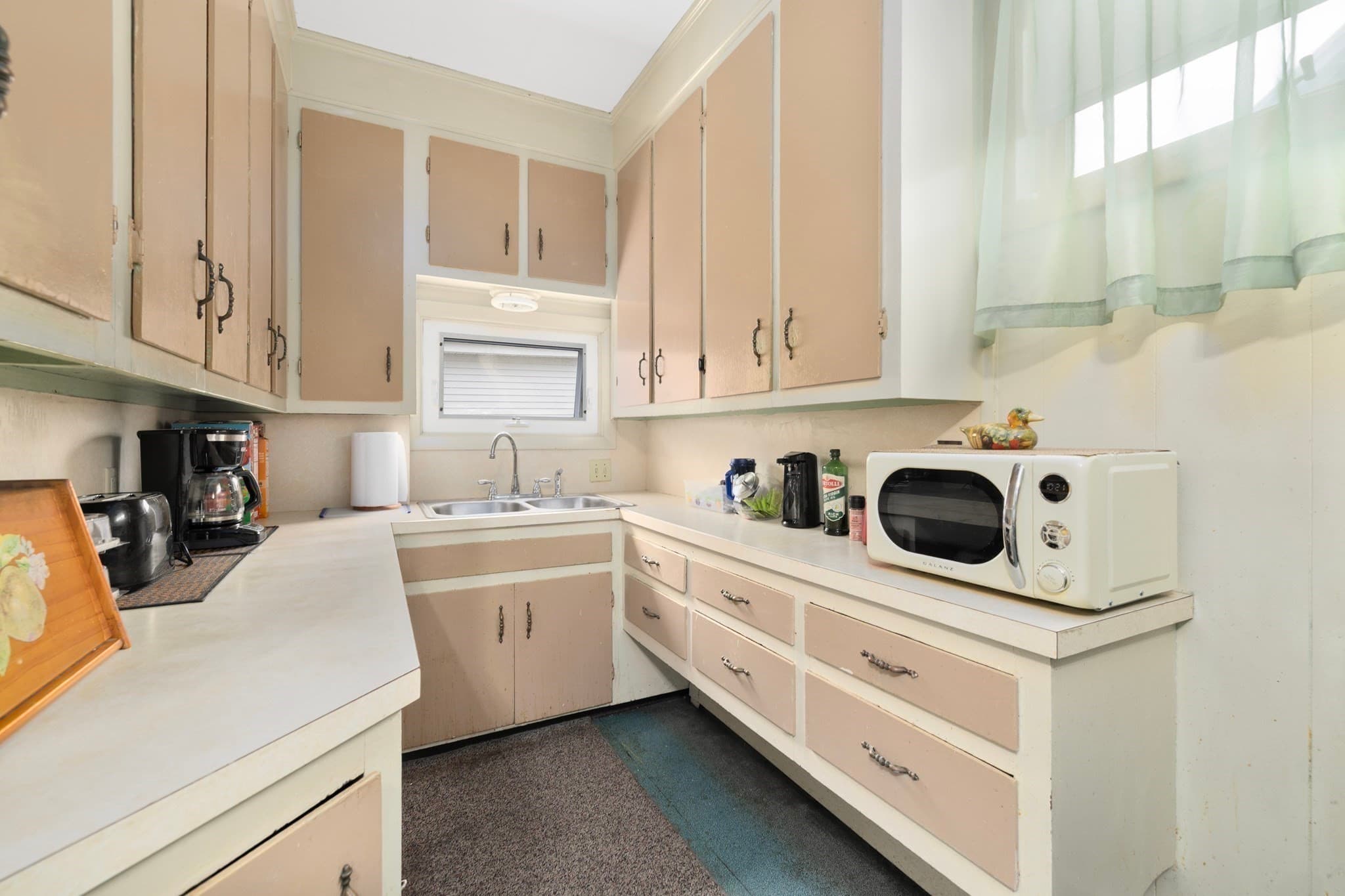 Single Family Residence at 109 Barre Street, Fall River MA 02723, Fall River, photo 13 of 39