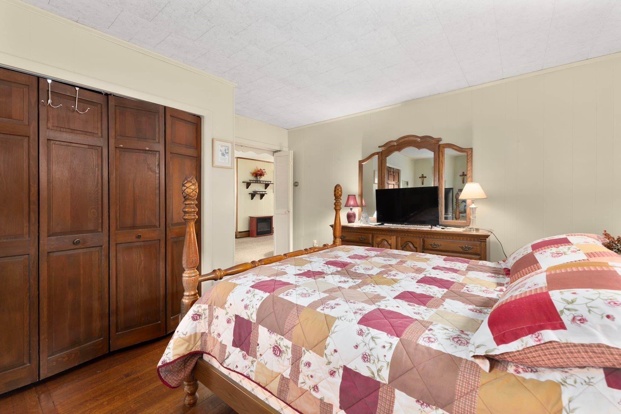 Single Family Residence at 109 Barre Street, Fall River MA 02723, Fall River, photo 7 of 39