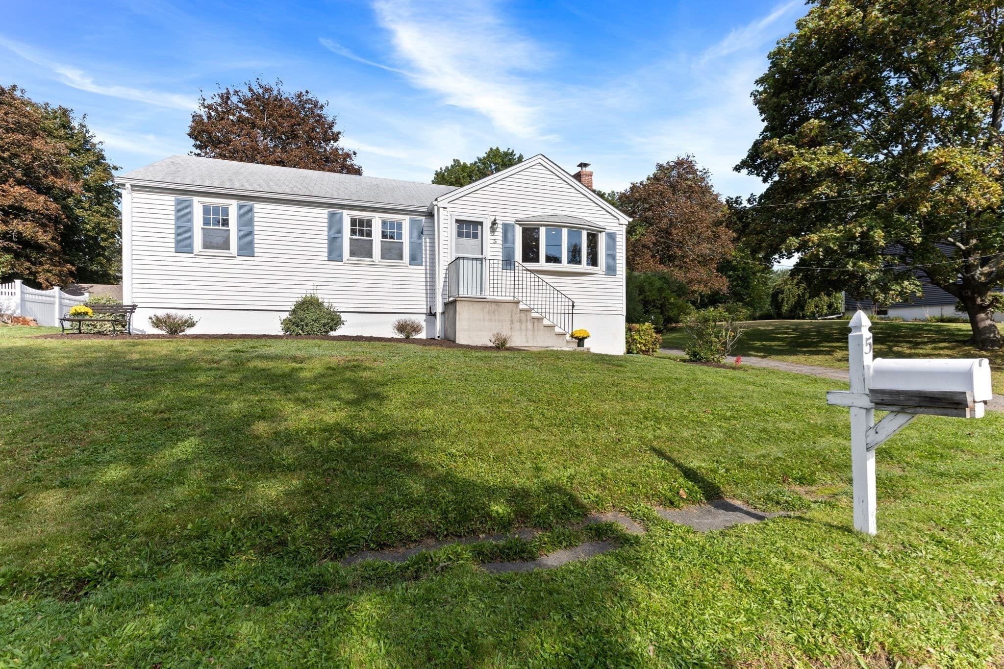 Single Family Residence at 5 Sachem Road, Woburn MA 01801, Woburn, photo 2 of 27