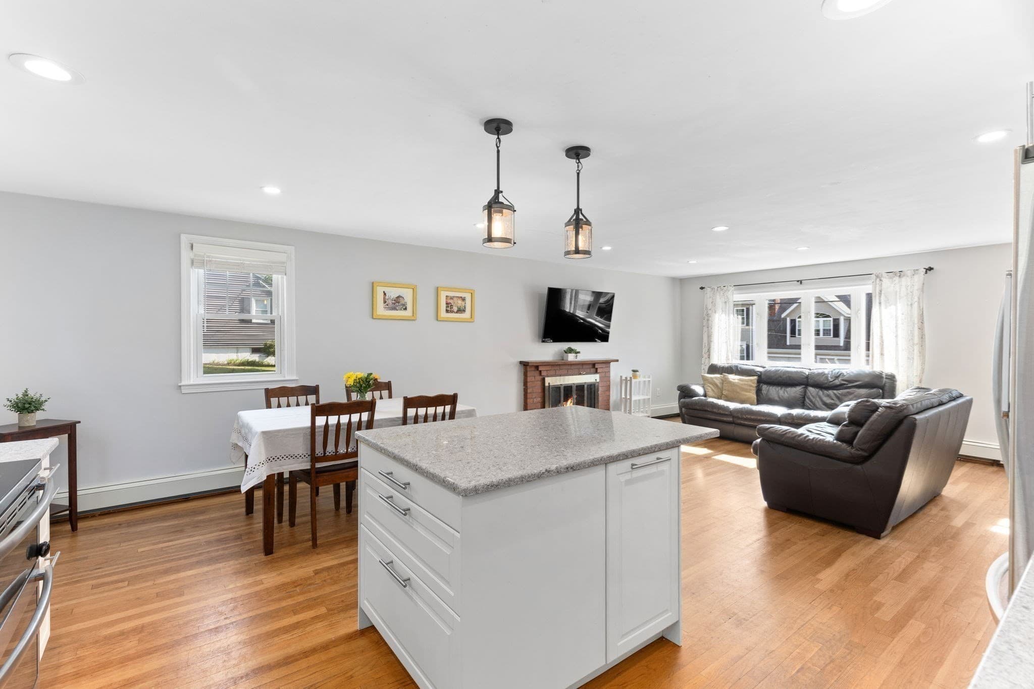 Single Family Residence at 5 Sachem Road, Woburn MA 01801, Woburn, photo 12 of 27