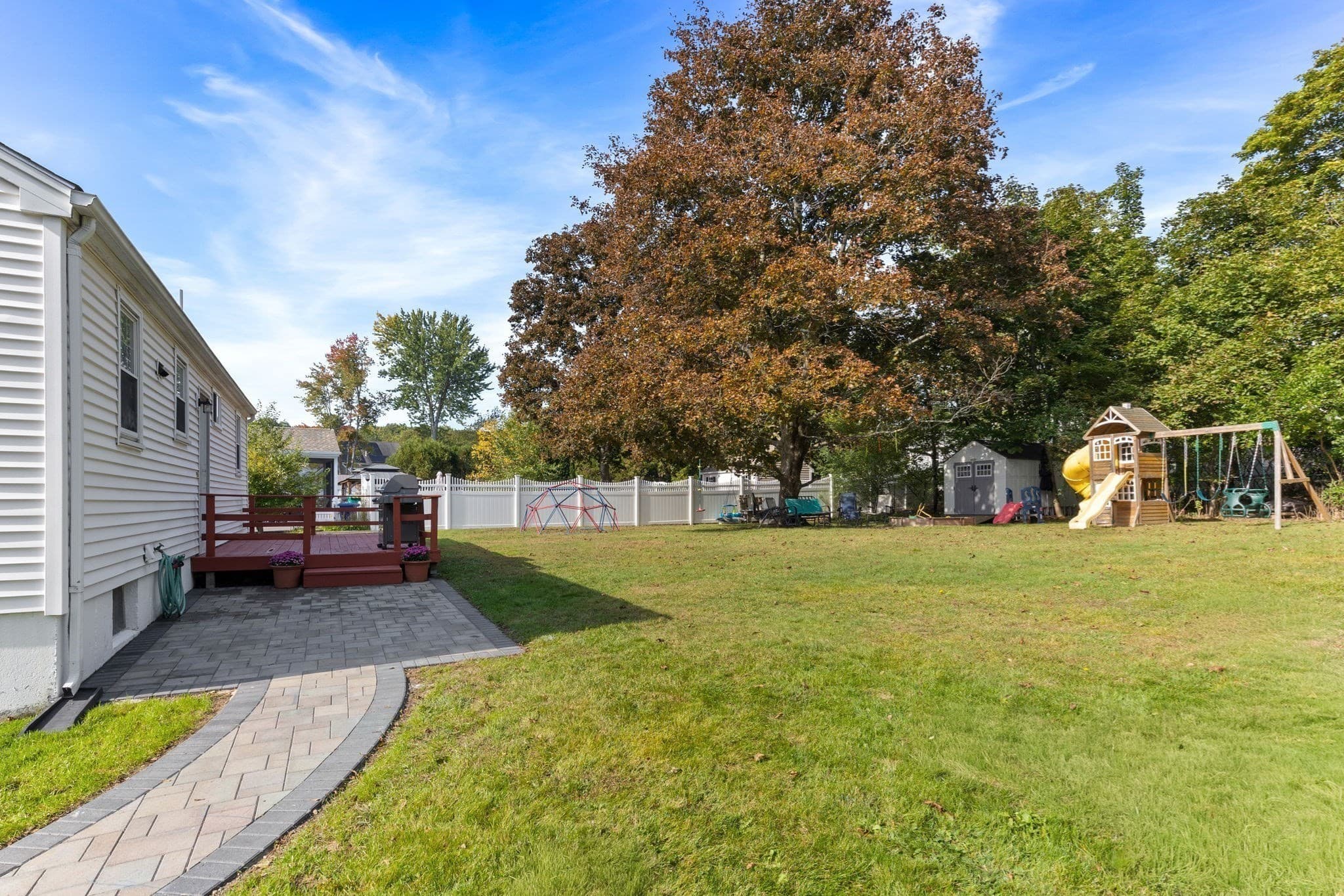 Single Family Residence at 5 Sachem Road, Woburn MA 01801, Woburn, photo 3 of 27