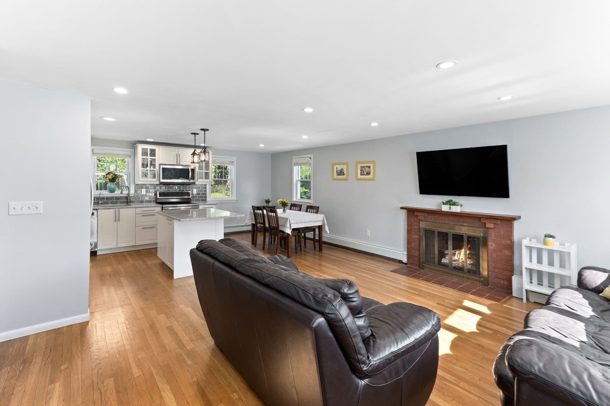 Single Family Residence at 5 Sachem Road, Woburn MA 01801, Woburn, photo 10 of 27