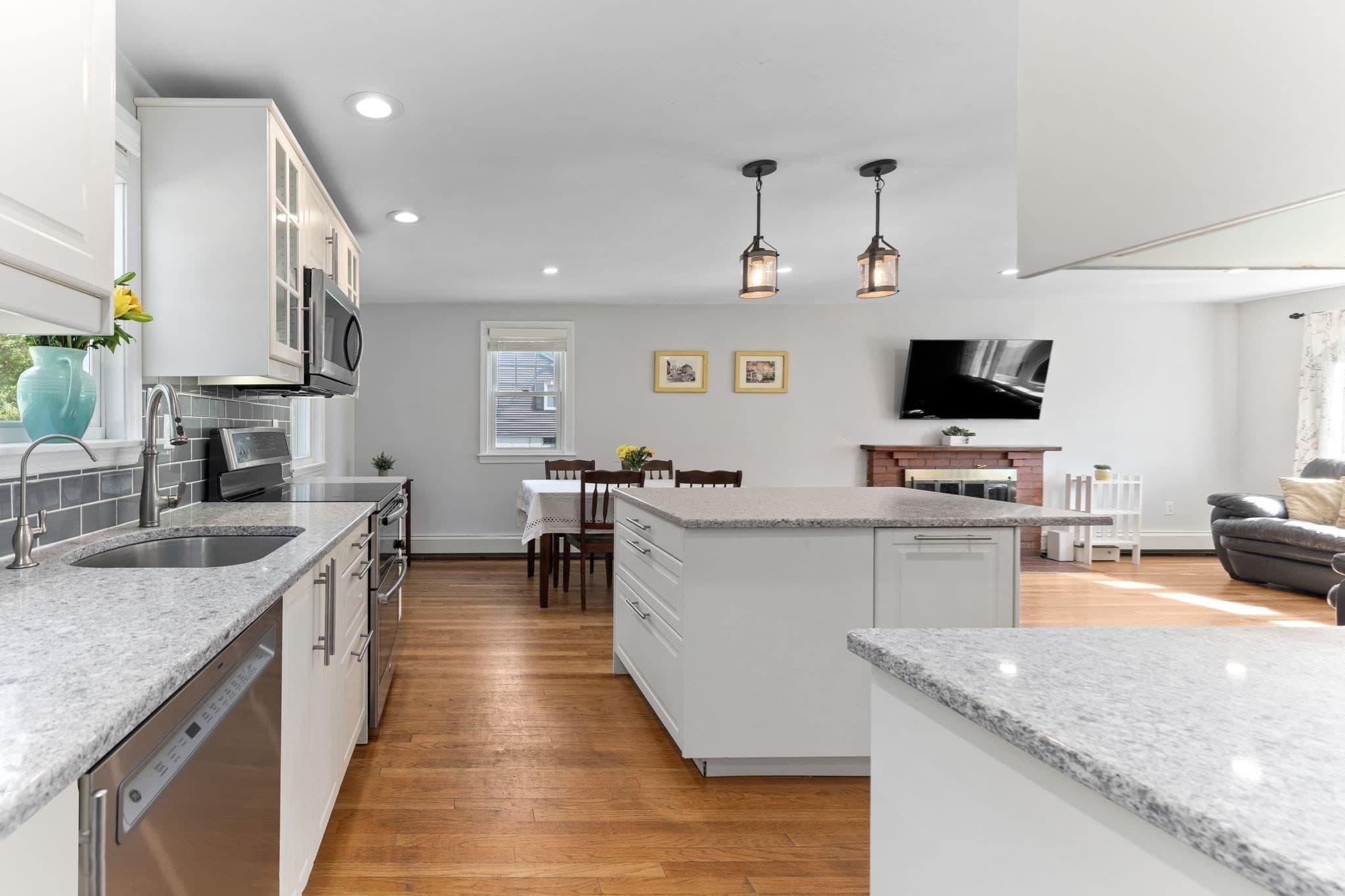 Single Family Residence at 5 Sachem Road, Woburn MA 01801, Woburn, photo 11 of 27