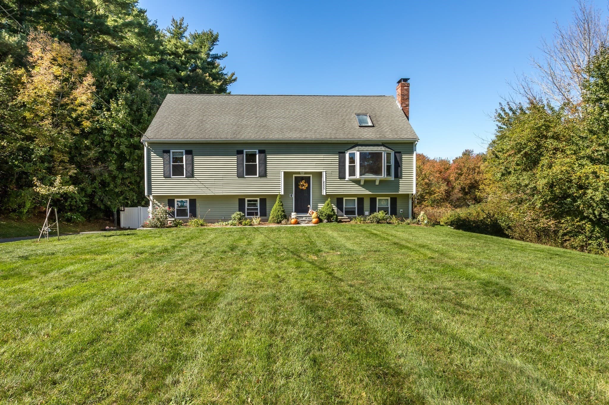 Single Family Residence at 2035 Washington St, East Bridgewater MA 02333, East Bridgewater, photo 2 of 28