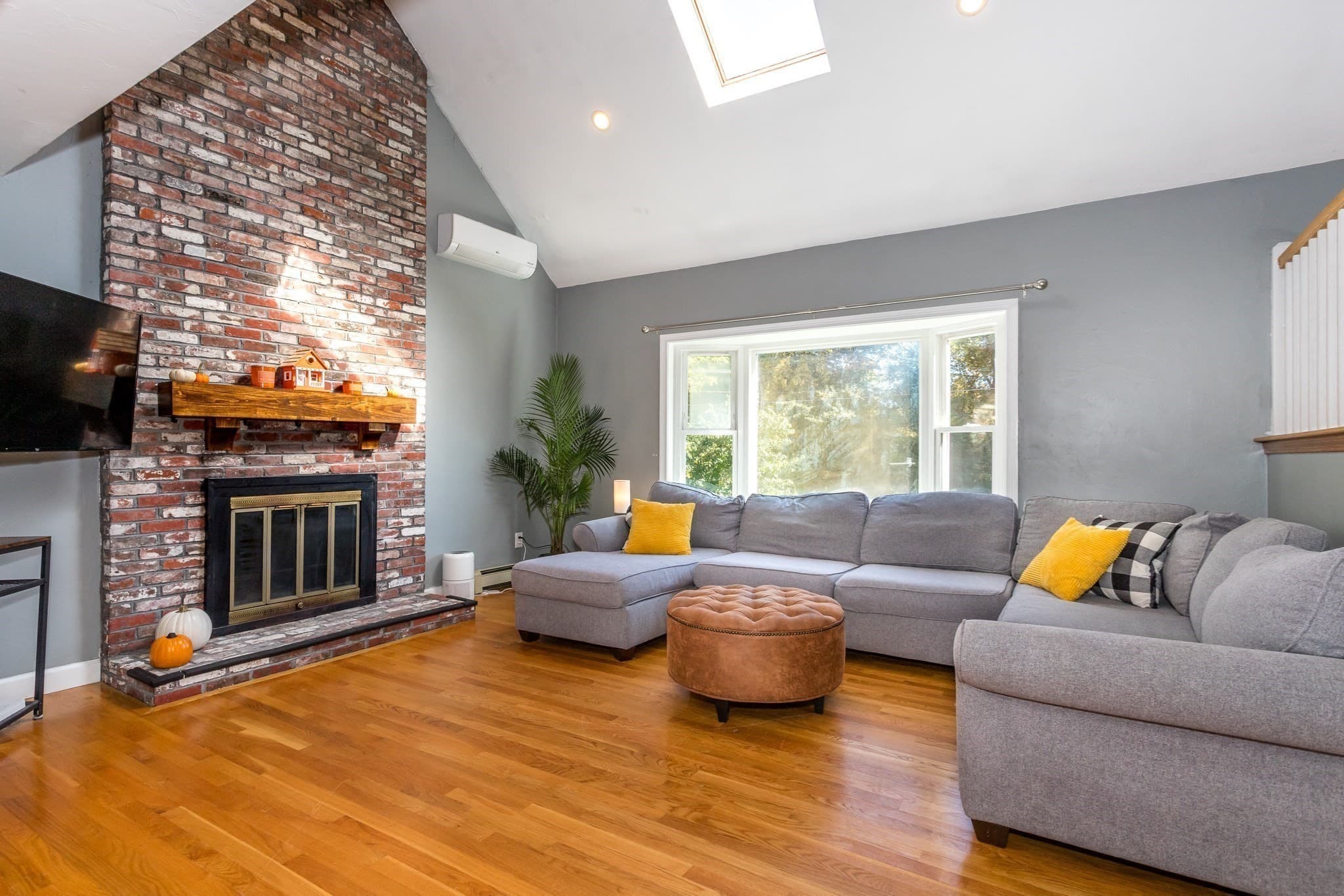 Single Family Residence at 2035 Washington St, East Bridgewater MA 02333, East Bridgewater, photo 12 of 28