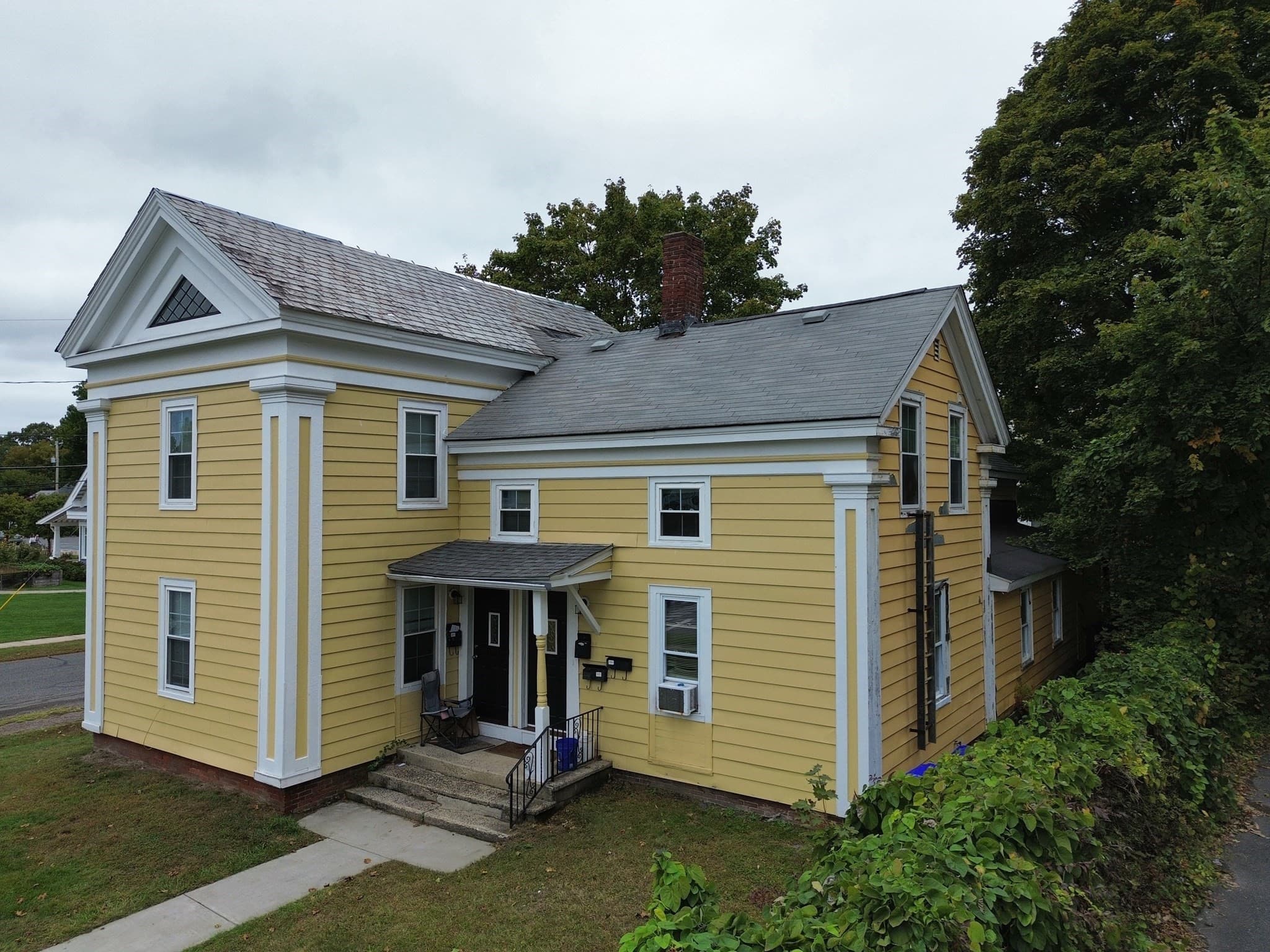 25 Pleasant St, Greenfield MA 01301