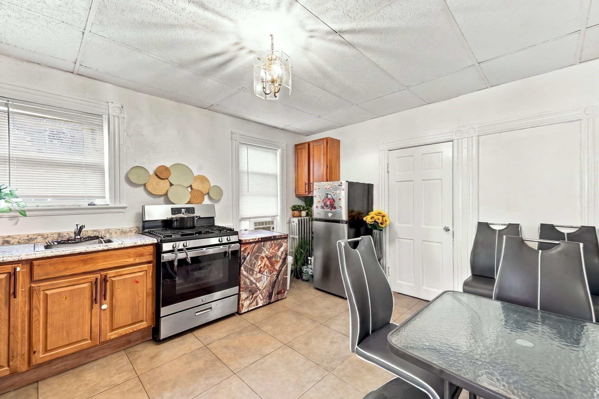 Multi Family at 8-10 Dane St, Everett MA 02149, Everett, photo 25 of 34