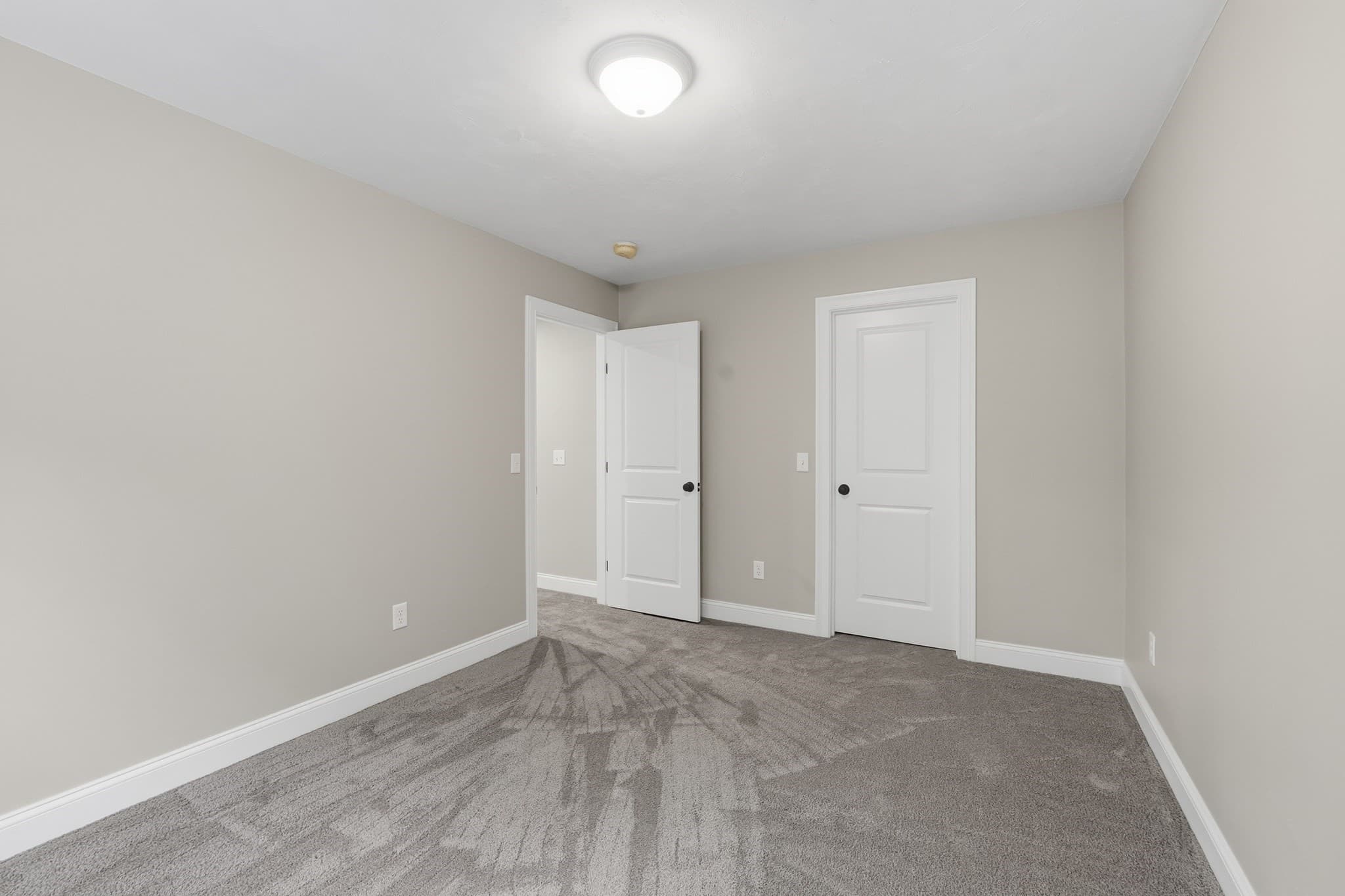 Single Family Residence at 126 Townsend Harbor Rd, Lunenburg MA 01462, Lunenburg, photo 23 of 40