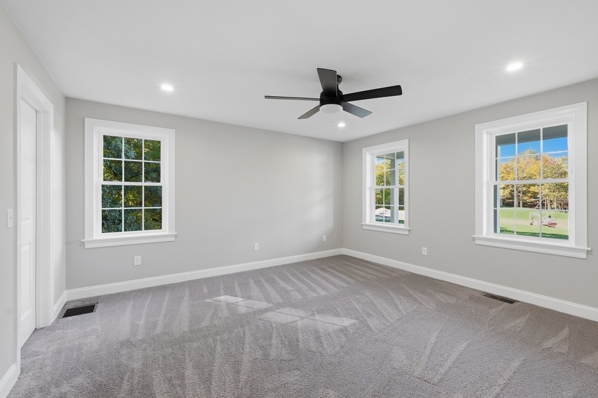 Single Family Residence at 126 Townsend Harbor Rd, Lunenburg MA 01462, Lunenburg, photo 17 of 40