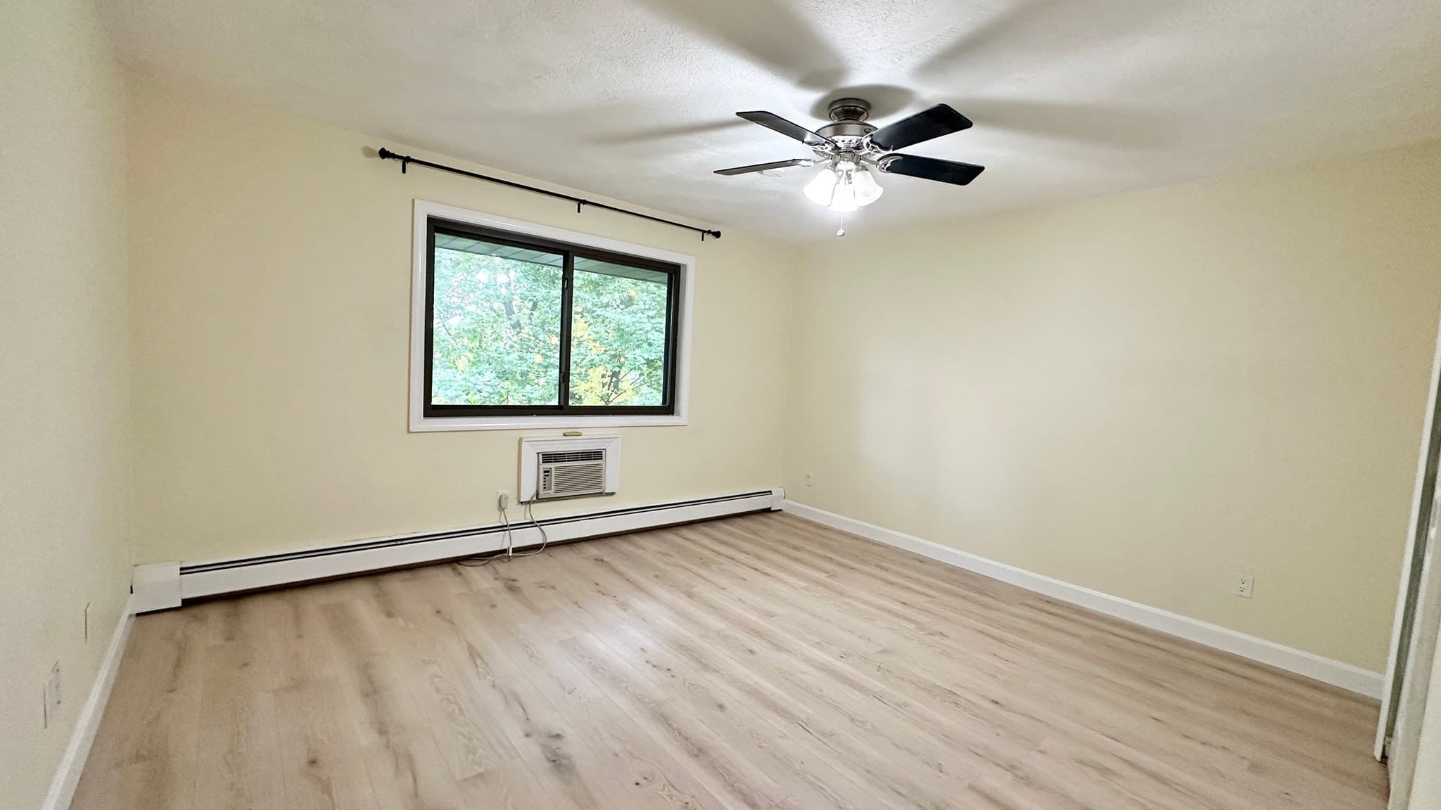 Condominium at 12 Strawberry Bank Rd # 11, Nashua NH 03062, Nashua, photo 7 of 10