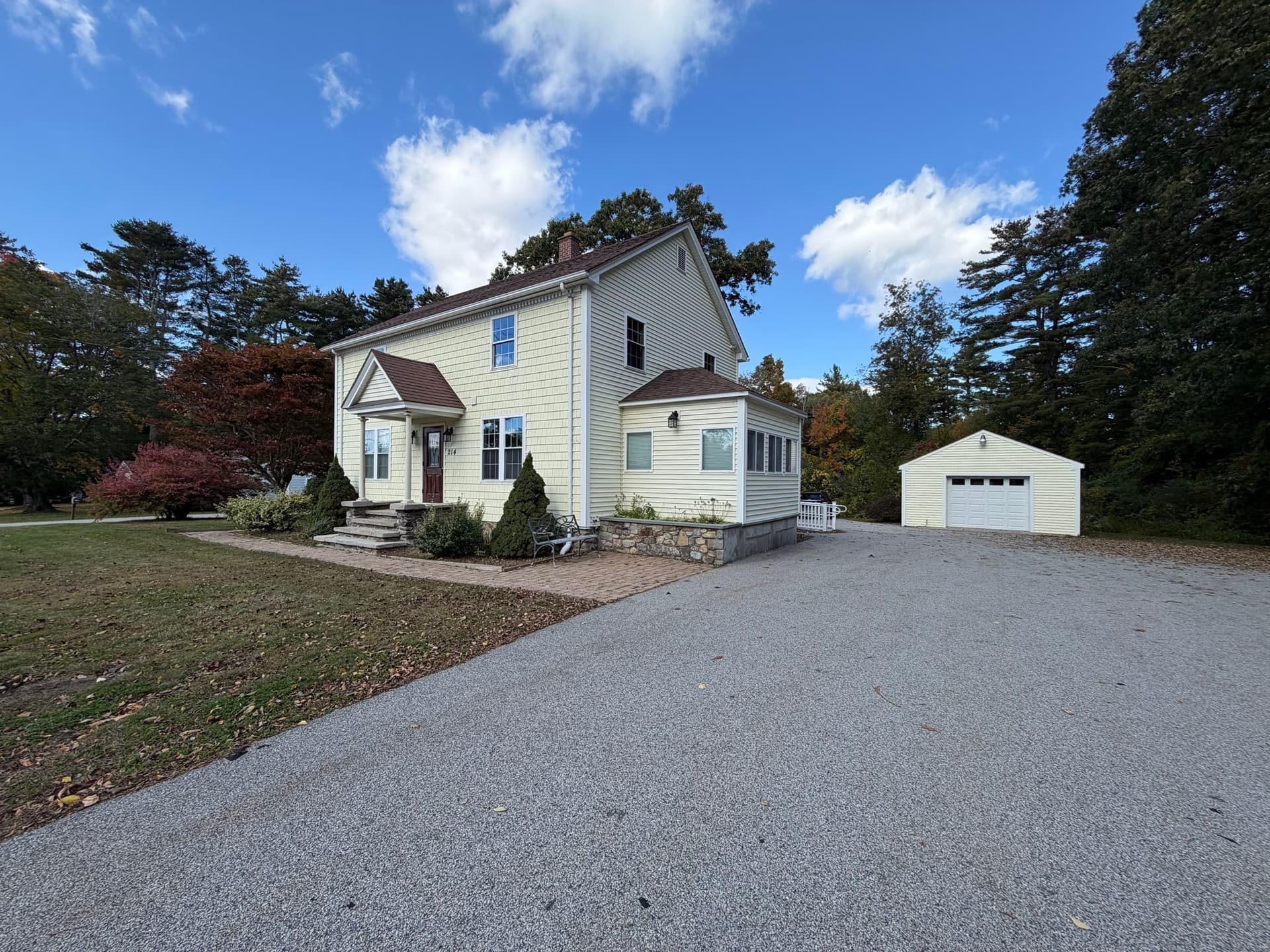 214 Charlton Rd, Sturbridge MA 01566