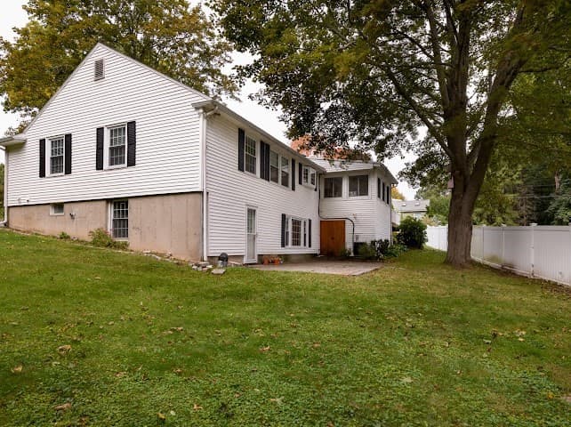 Single Family Residence at 35 Vista Dr, Shrewsbury MA 01545, Shrewsbury, photo 4 of 24