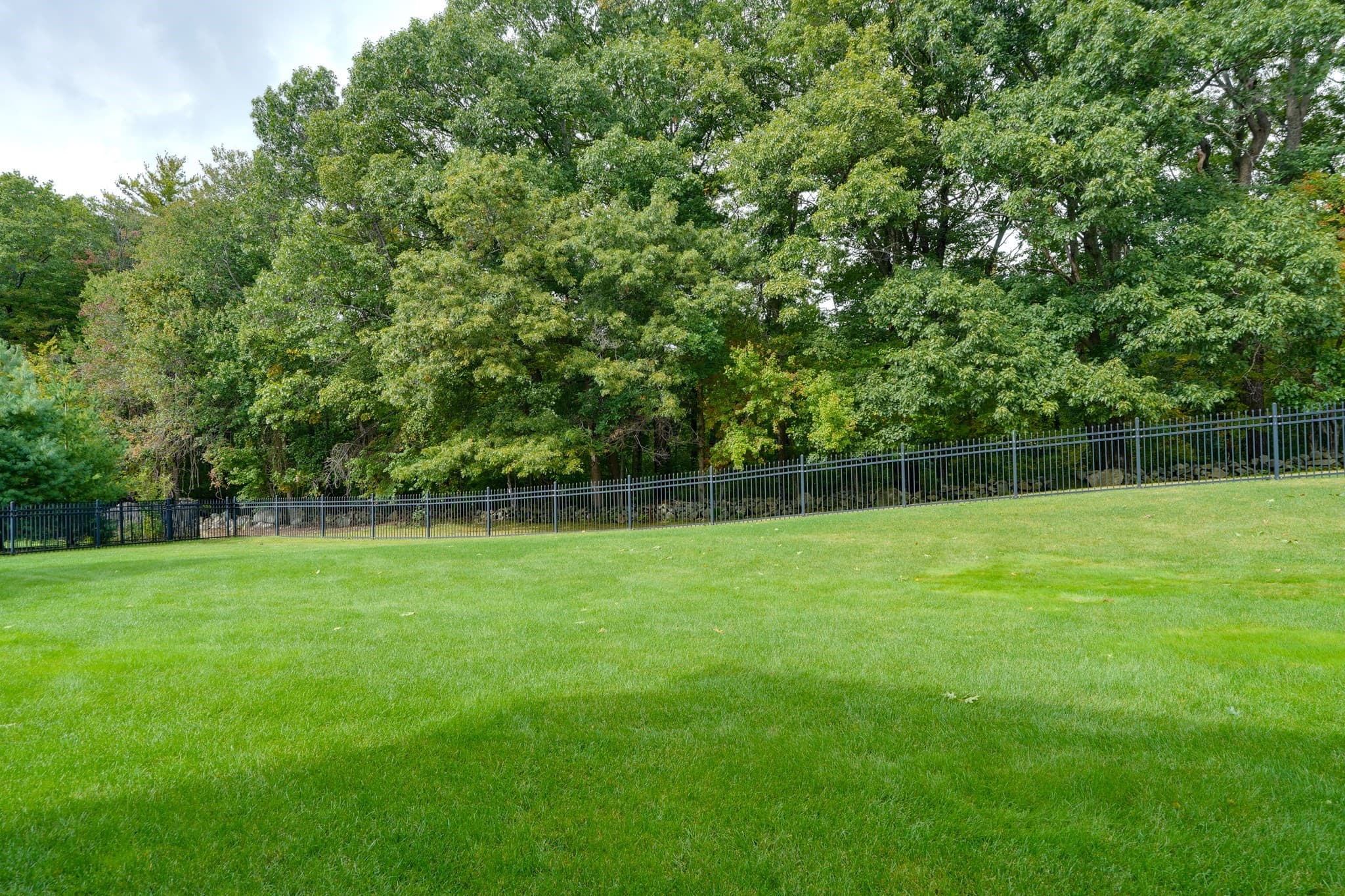 Single Family Residence at 4 Nipmuc Ln, Southborough MA 01772, Southborough, photo 3 of 42