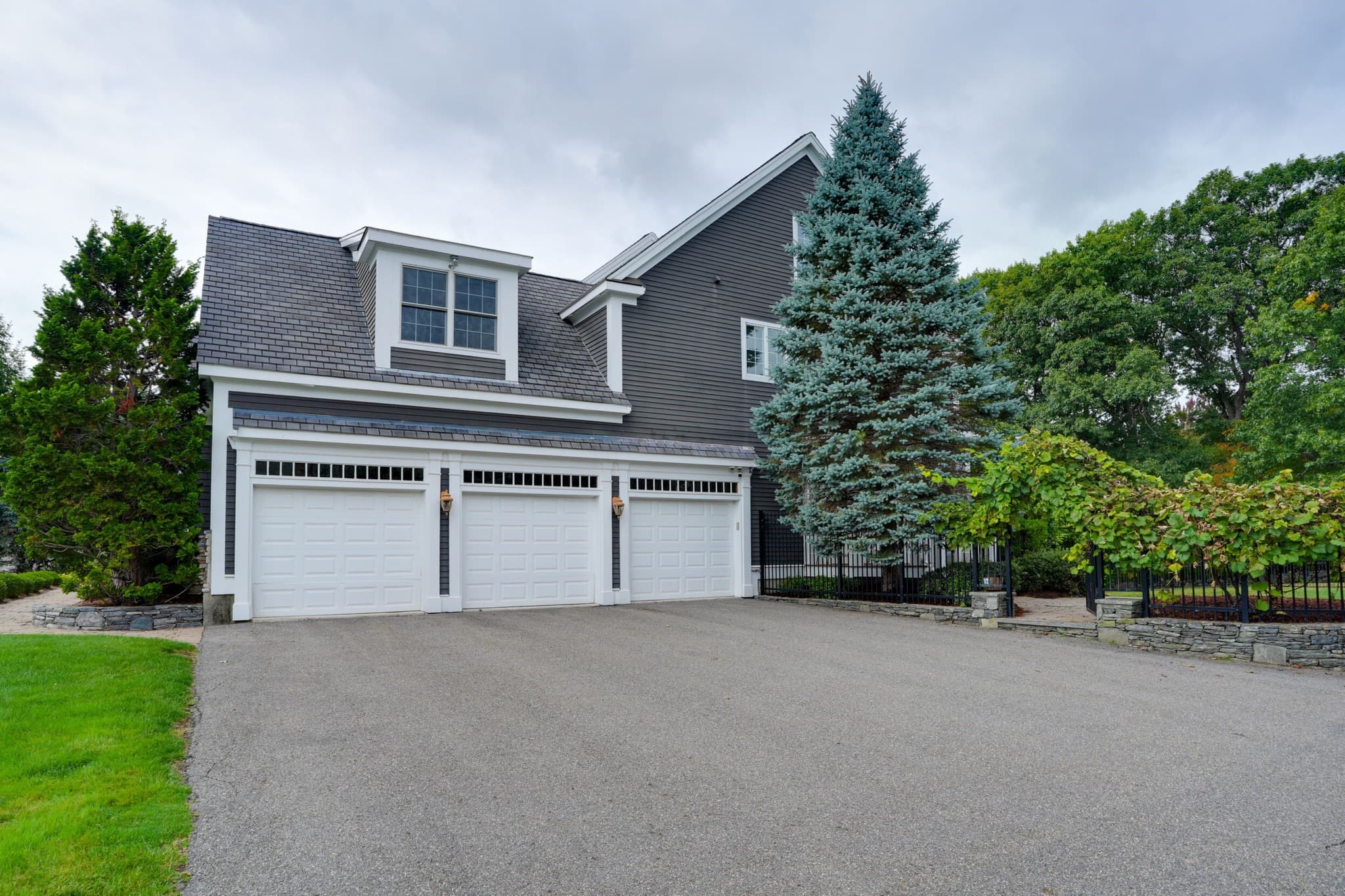 Single Family Residence at 4 Nipmuc Ln, Southborough MA 01772, Southborough, photo 34 of 42