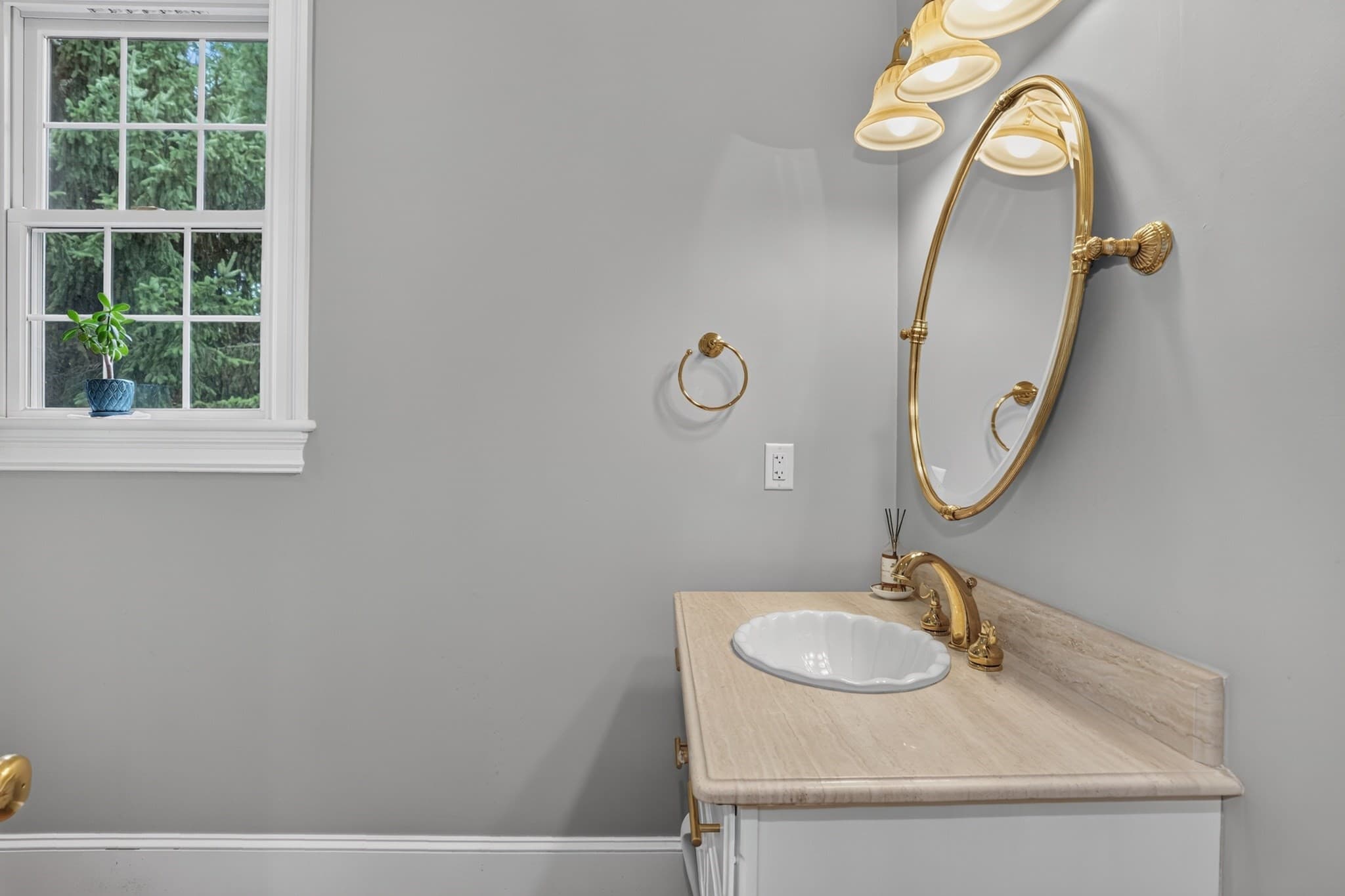 Single Family Residence at 4 Nipmuc Ln, Southborough MA 01772, Southborough, photo 10 of 42