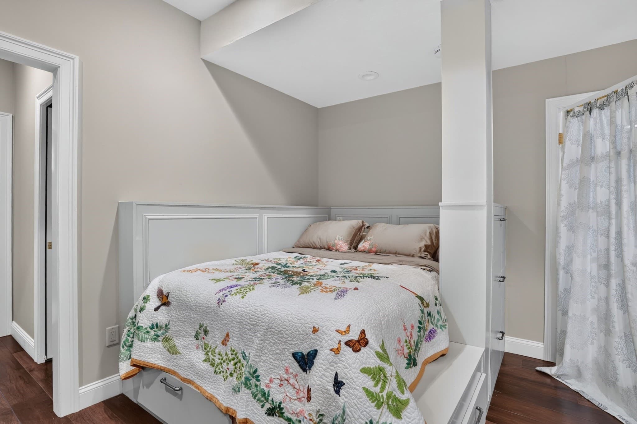 Single Family Residence at 4 Nipmuc Ln, Southborough MA 01772, Southborough, photo 31 of 42