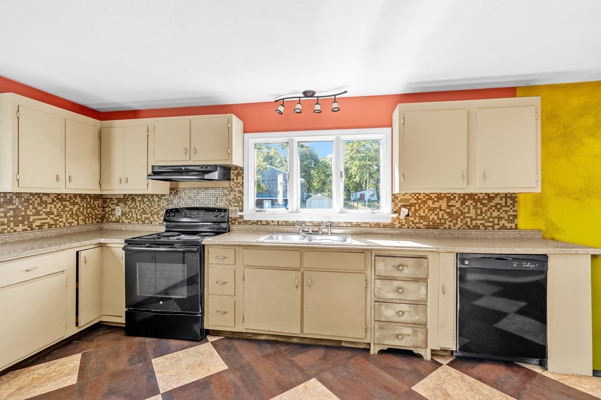 Single Family Residence at 402 Beechwood St., Cohasset MA 02025, Cohasset, photo 4 of 23