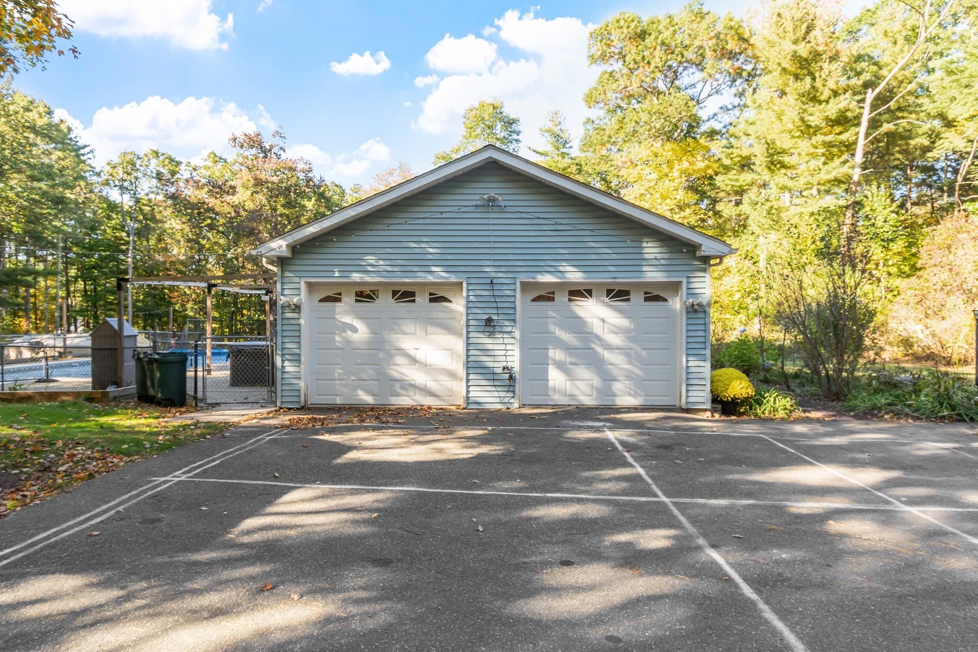 Single Family Residence at 329 New Boston Rd, Sturbridge MA 01566, Sturbridge, photo 2 of 38