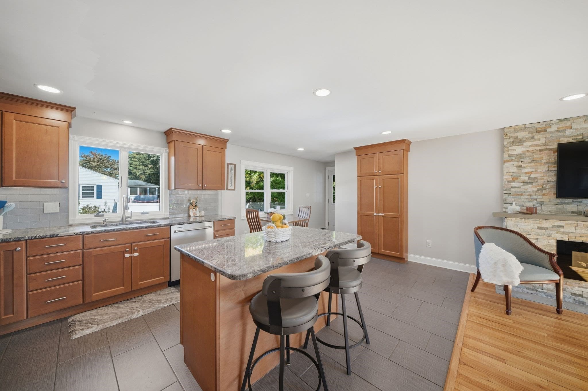 Single Family Residence at 106 Harwood Ave, Littleton MA 01460, Littleton, photo 8 of 42