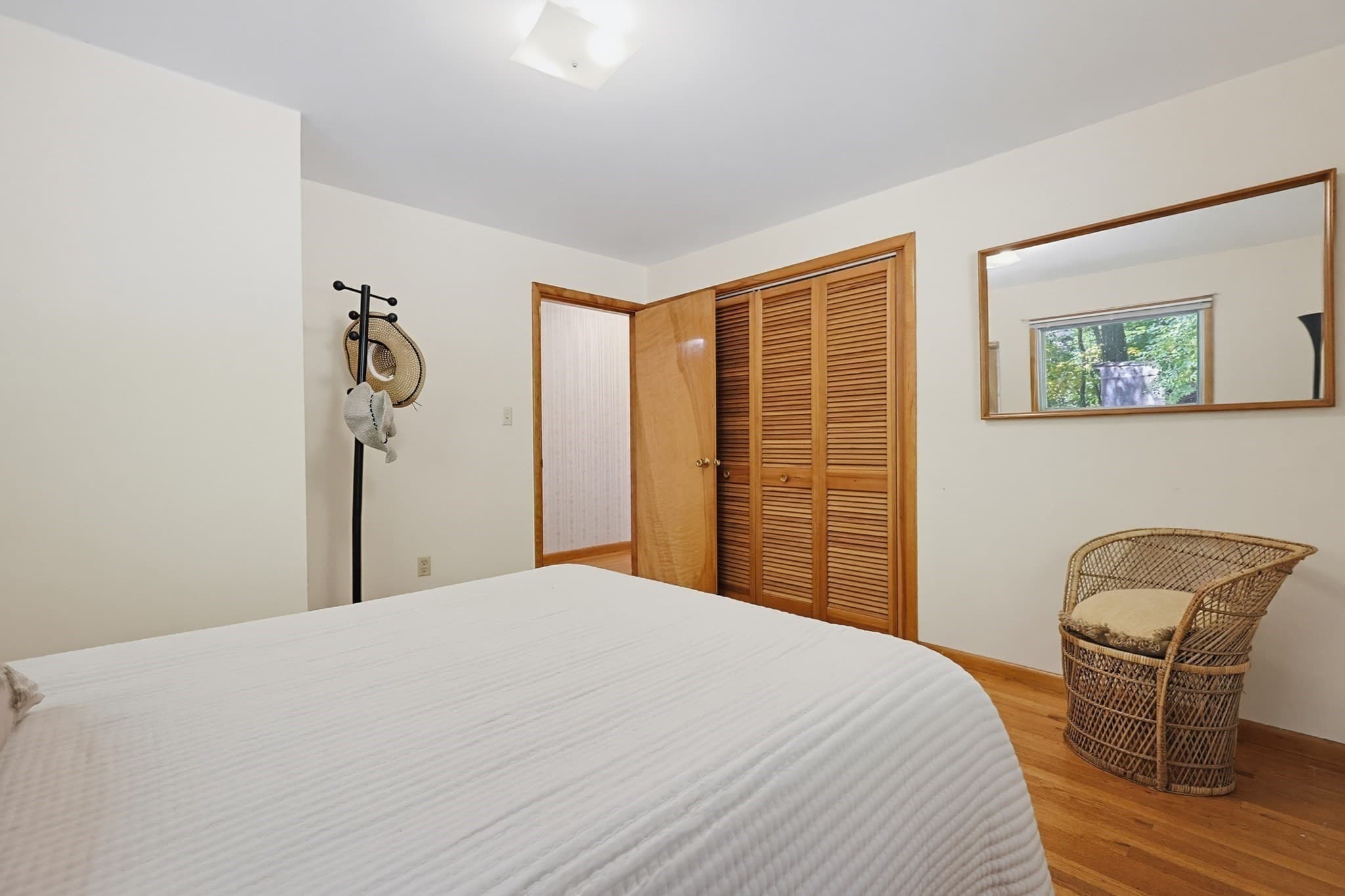Single Family Residence at 58 Dudley Ave, Northbridge MA 01588, Northbridge, photo 28 of 33