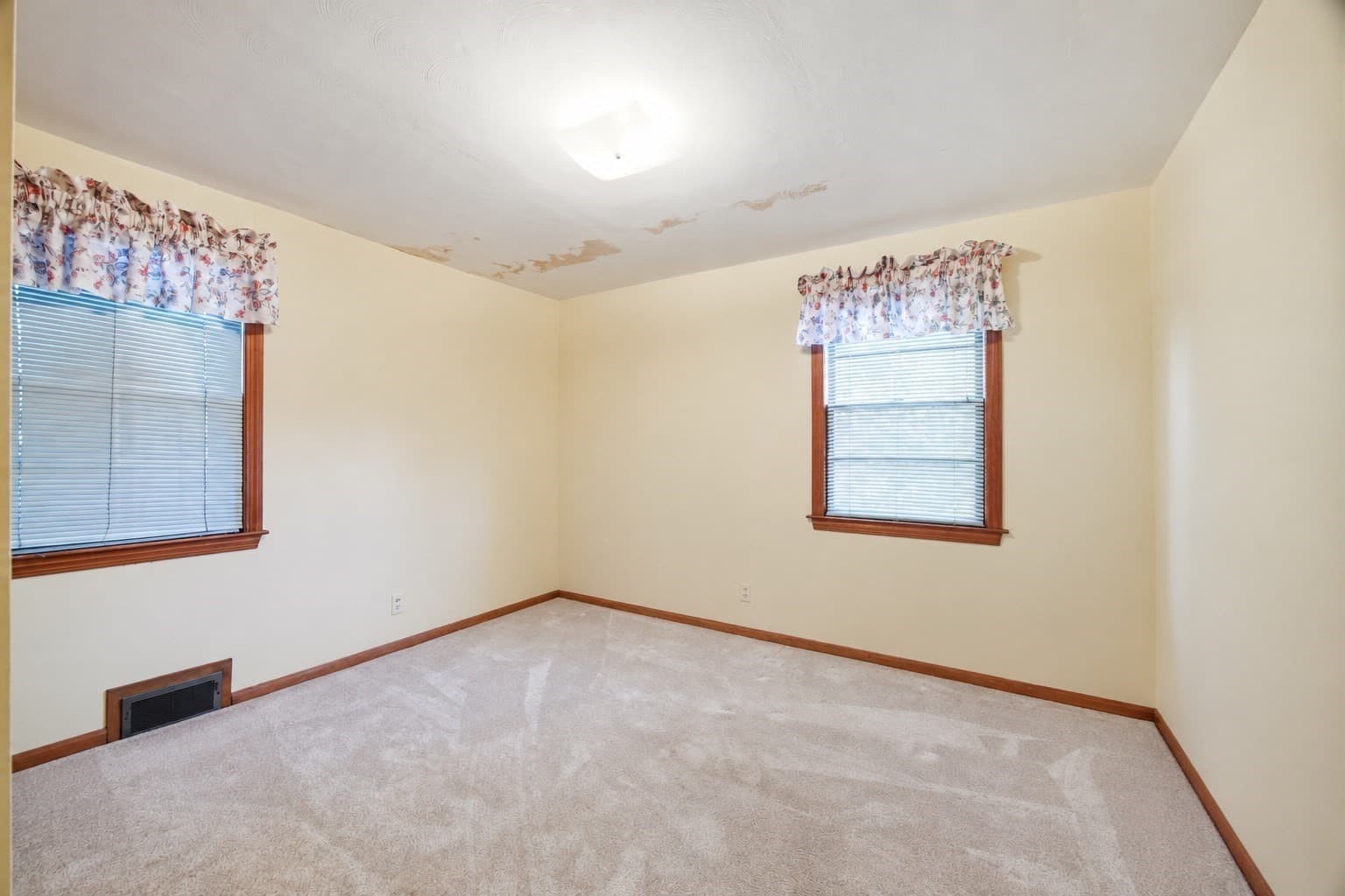 Single Family Residence at 58 Pine Hill Rd., Springfield MA 01118, Springfield, photo 13 of 35