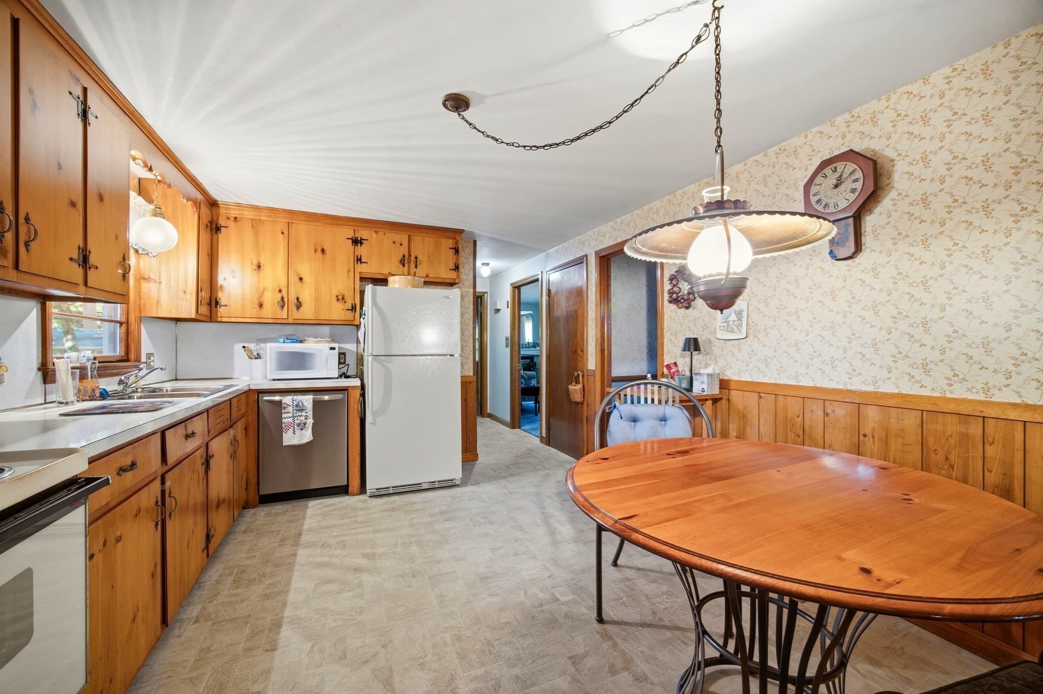 Single Family Residence at 58 Pine Hill Rd., Springfield MA 01118, Springfield, photo 5 of 35