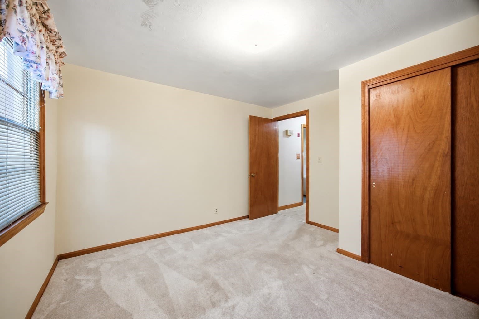Single Family Residence at 58 Pine Hill Rd., Springfield MA 01118, Springfield, photo 14 of 35