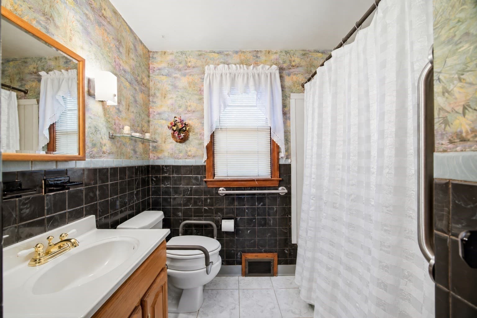 Single Family Residence at 58 Pine Hill Rd., Springfield MA 01118, Springfield, photo 15 of 35