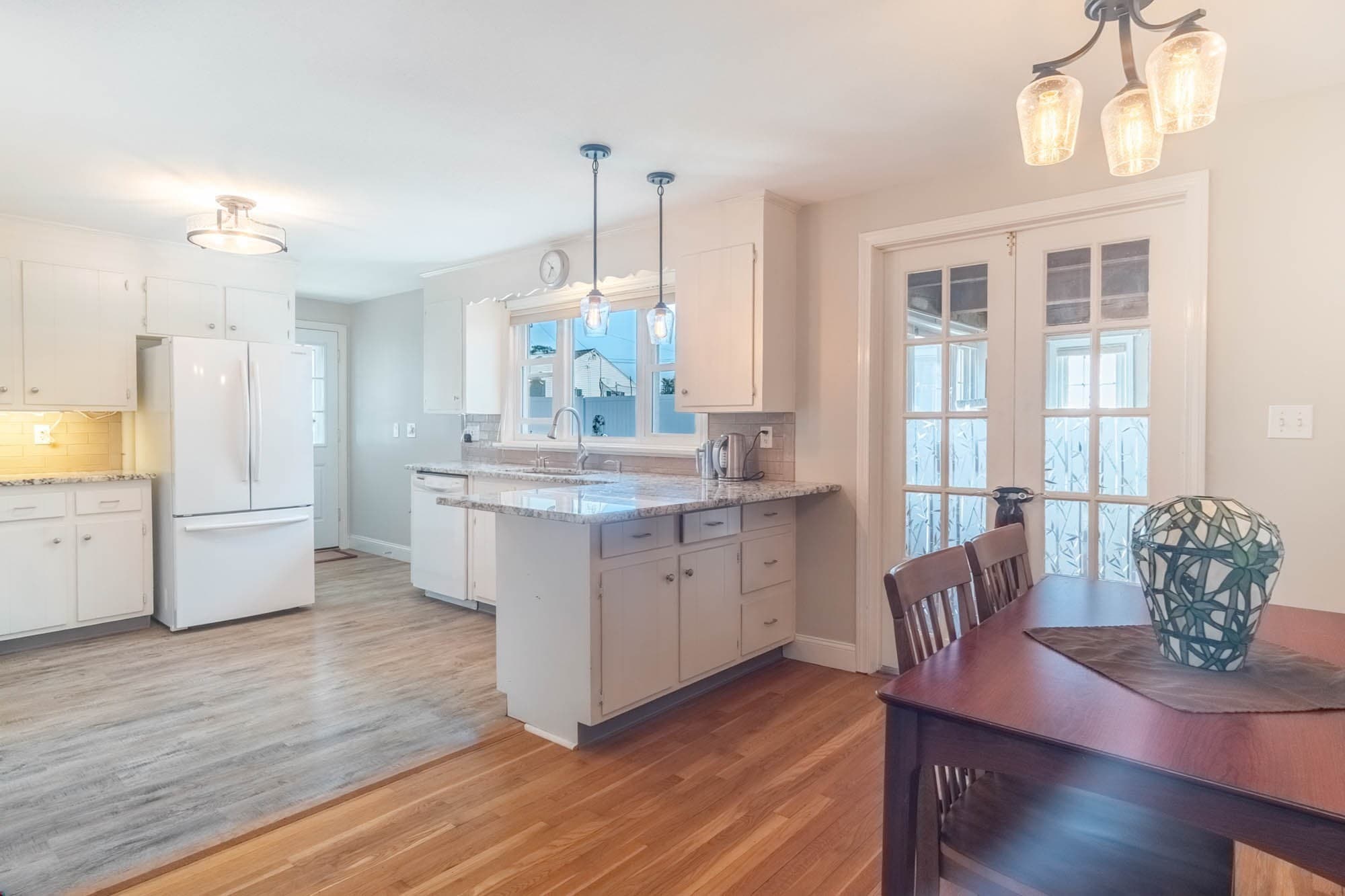Single Family Residence at 11 Hillview Rd, Holyoke MA 01040, Holyoke, photo 3 of 32
