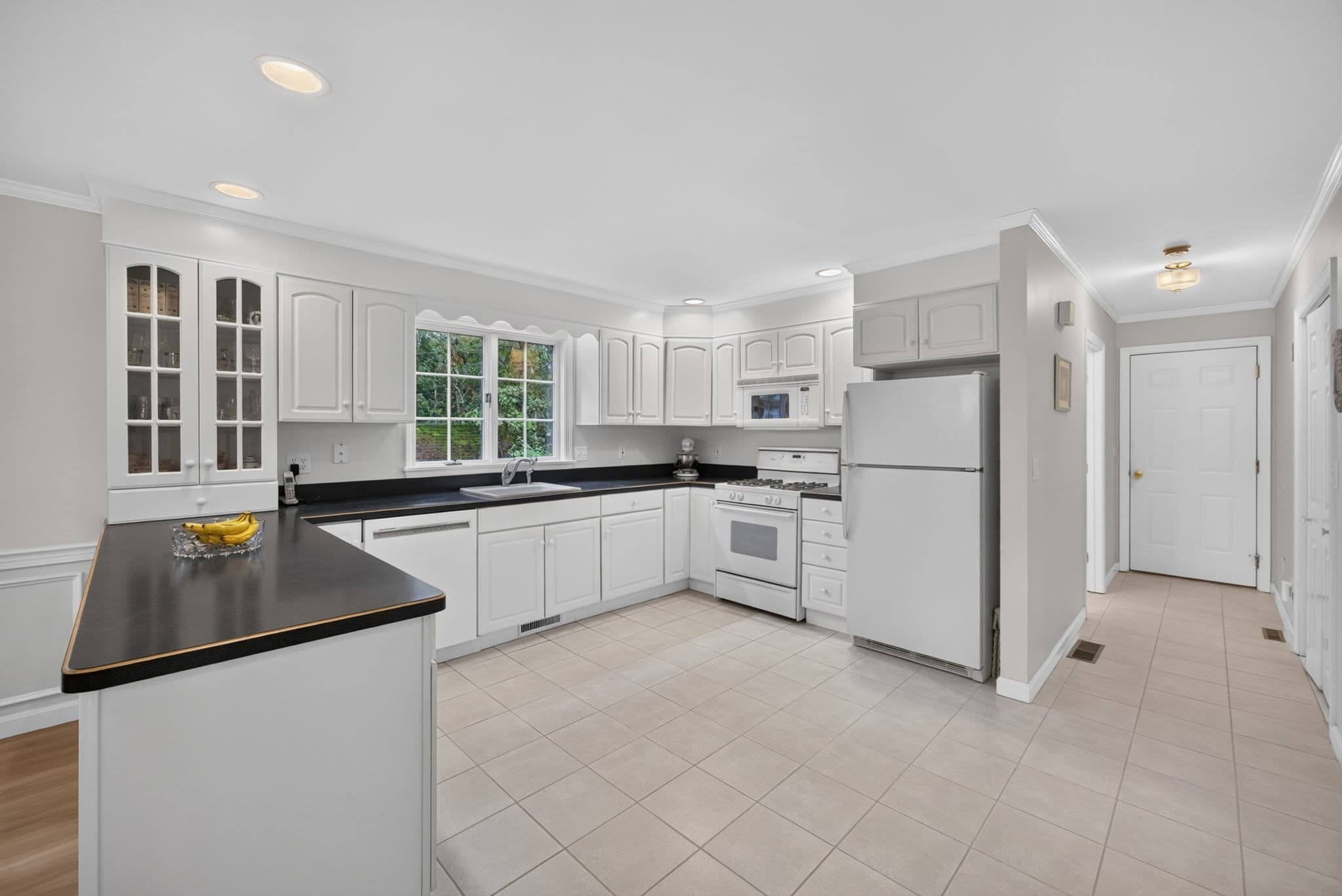 Single Family Residence at 31 Little Neck Way, Barnstable MA 02648, Barnstable, photo 7 of 41