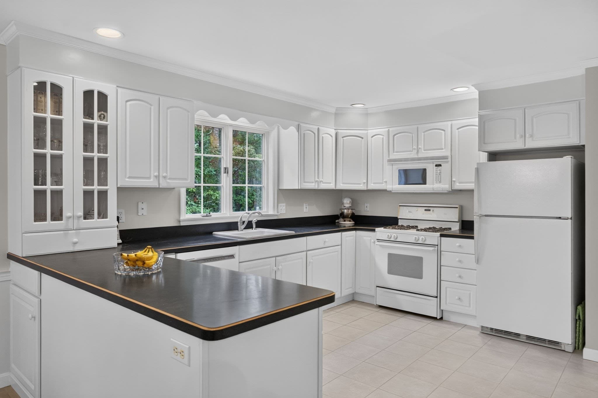 Single Family Residence at 31 Little Neck Way, Barnstable MA 02648, Barnstable, photo 8 of 41