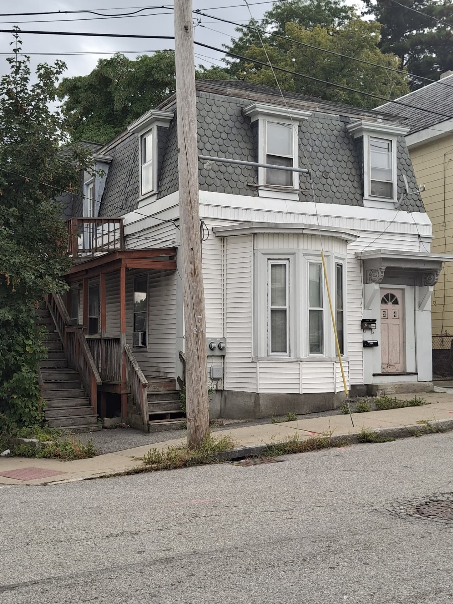 24 Nichols St, Lowell MA 01851