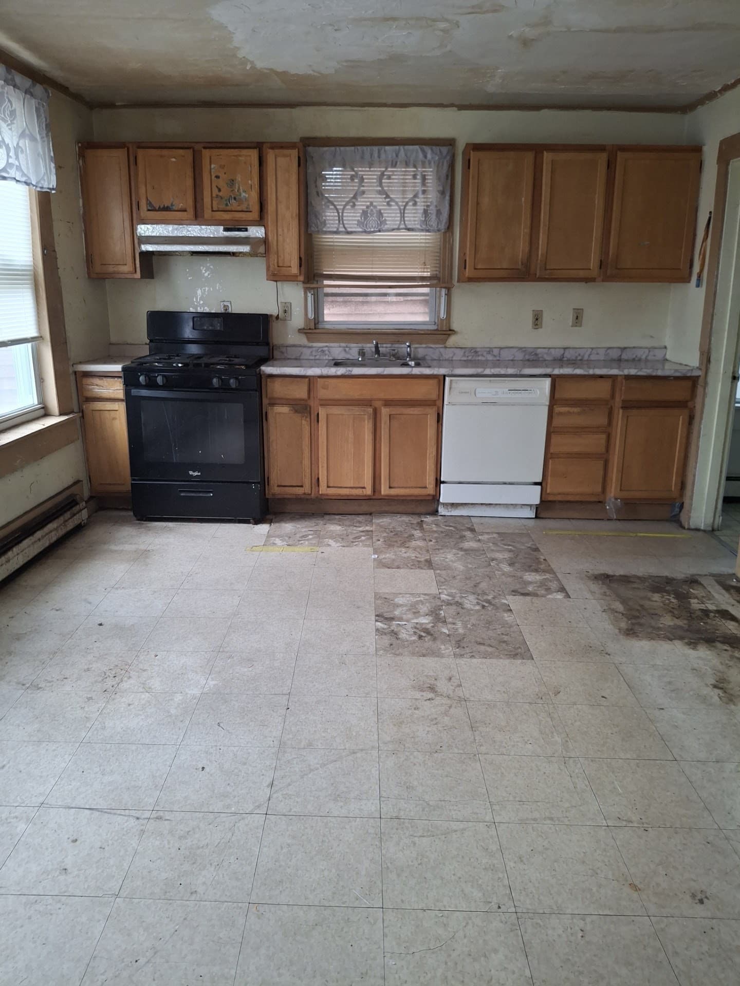 Multi Family at 24 Nichols St, Lowell MA 01851, Lowell, photo 10 of 12