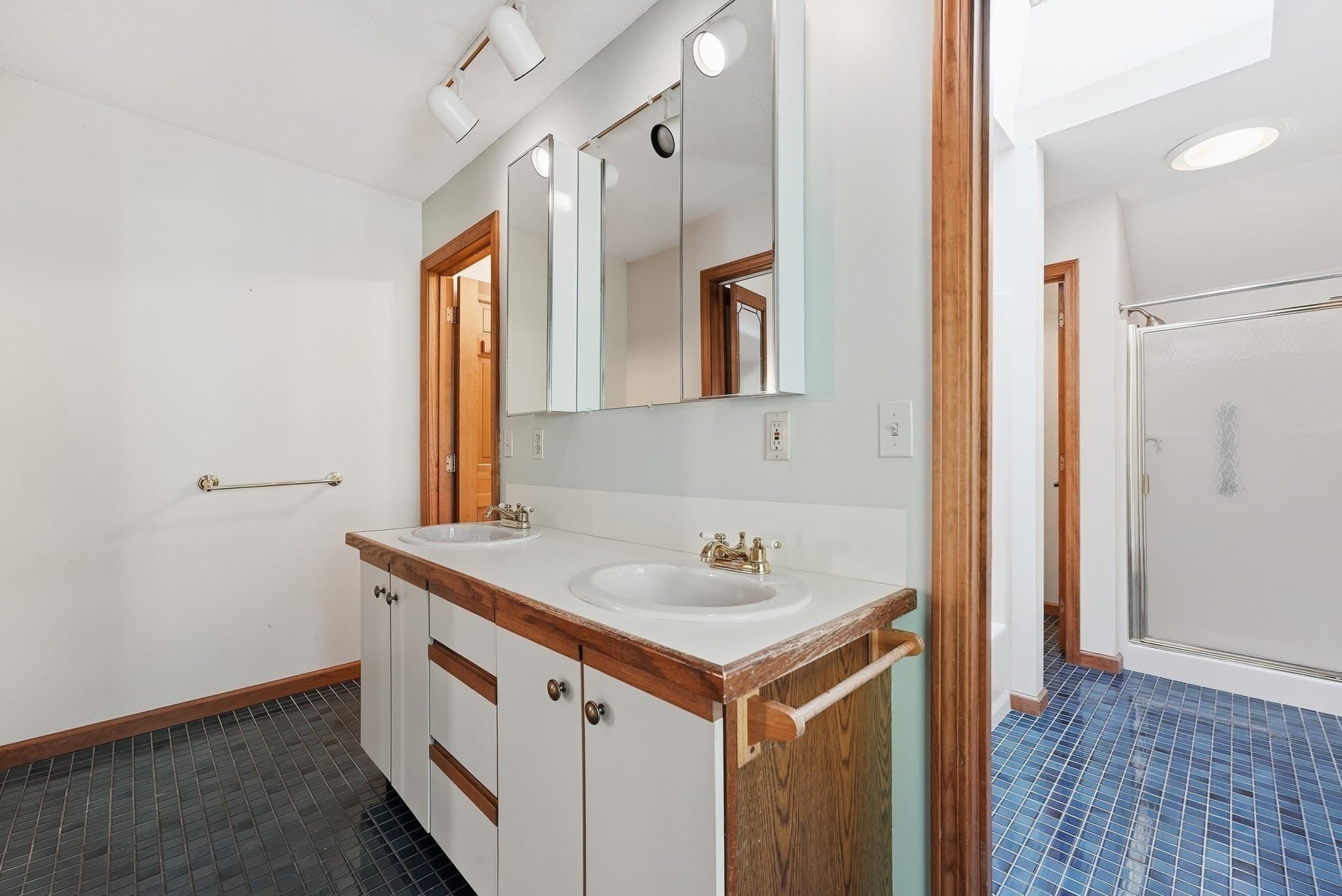 Single Family Residence at 127 Pleasant St, Southampton MA 01073, Southampton, photo 20 of 40