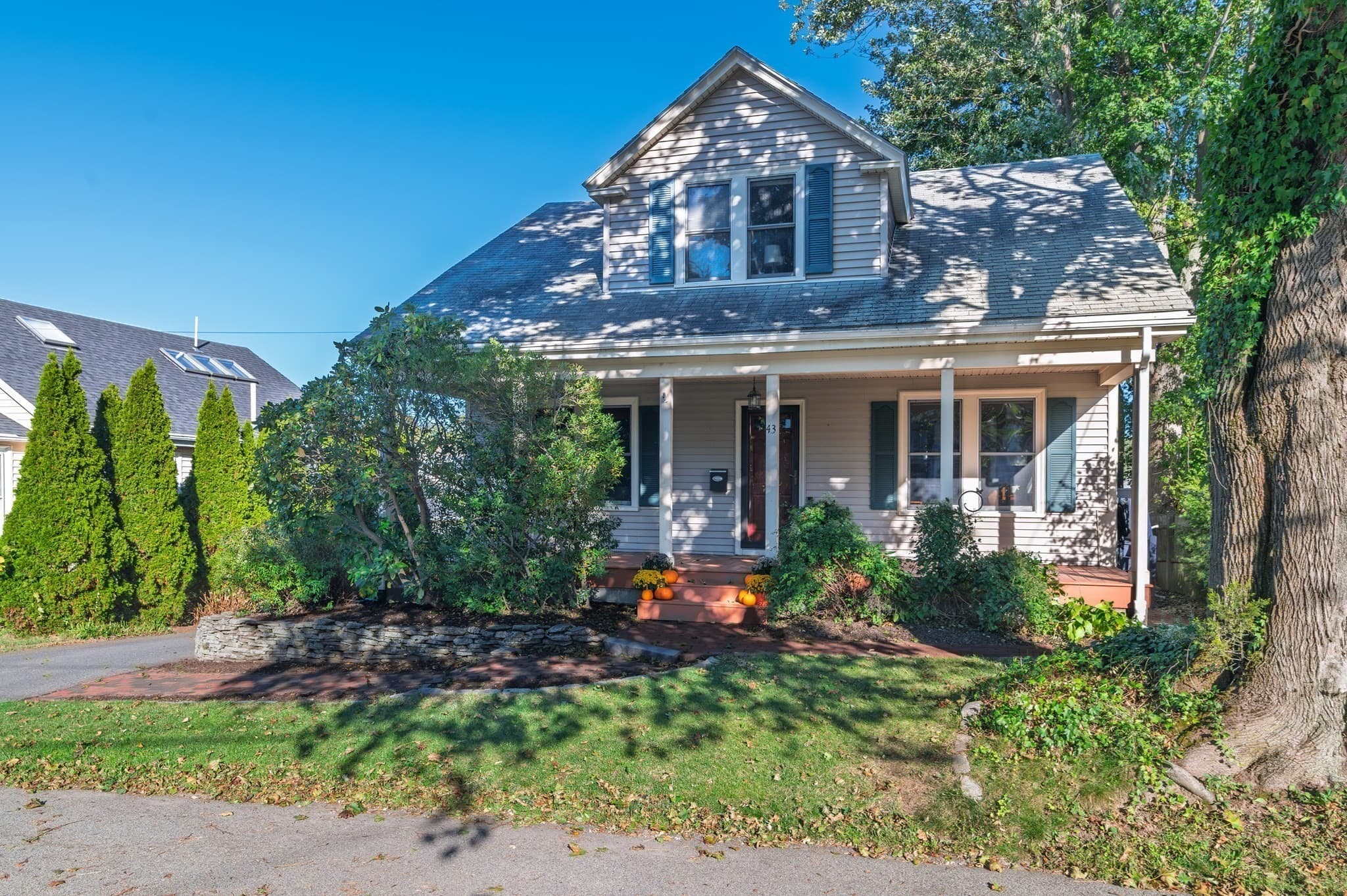 Single Family Residence at 43 Bartlett Street, Weymouth MA 02191, Weymouth, photo 2 of 42