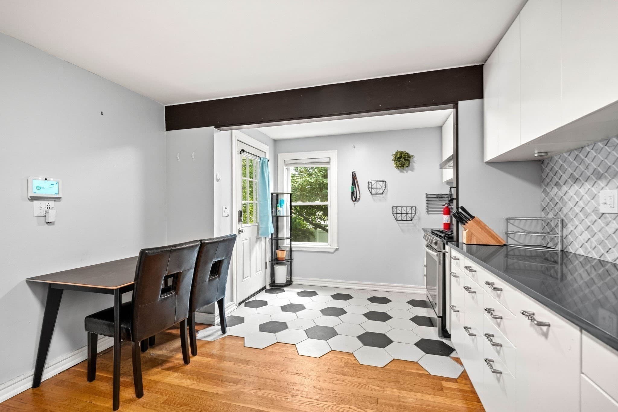 Single Family Residence at 31 Lincoln St, Methuen MA 01844, Methuen, photo 7 of 34