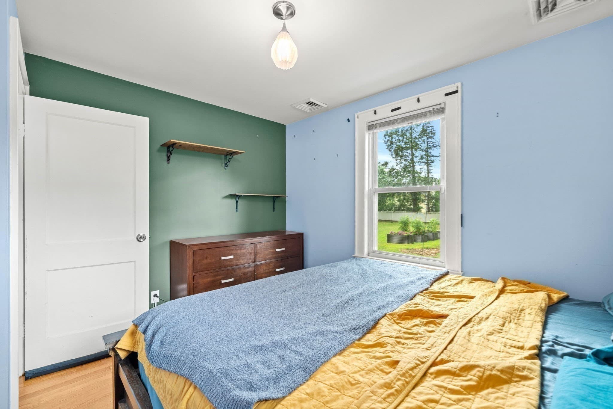 Single Family Residence at 31 Lincoln St, Methuen MA 01844, Methuen, photo 14 of 34