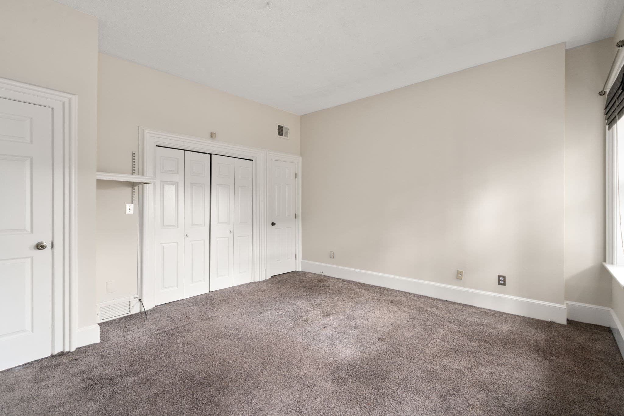 Condominium at 72 Temple # 3, Springfield MA 01105, Springfield, photo 9 of 19