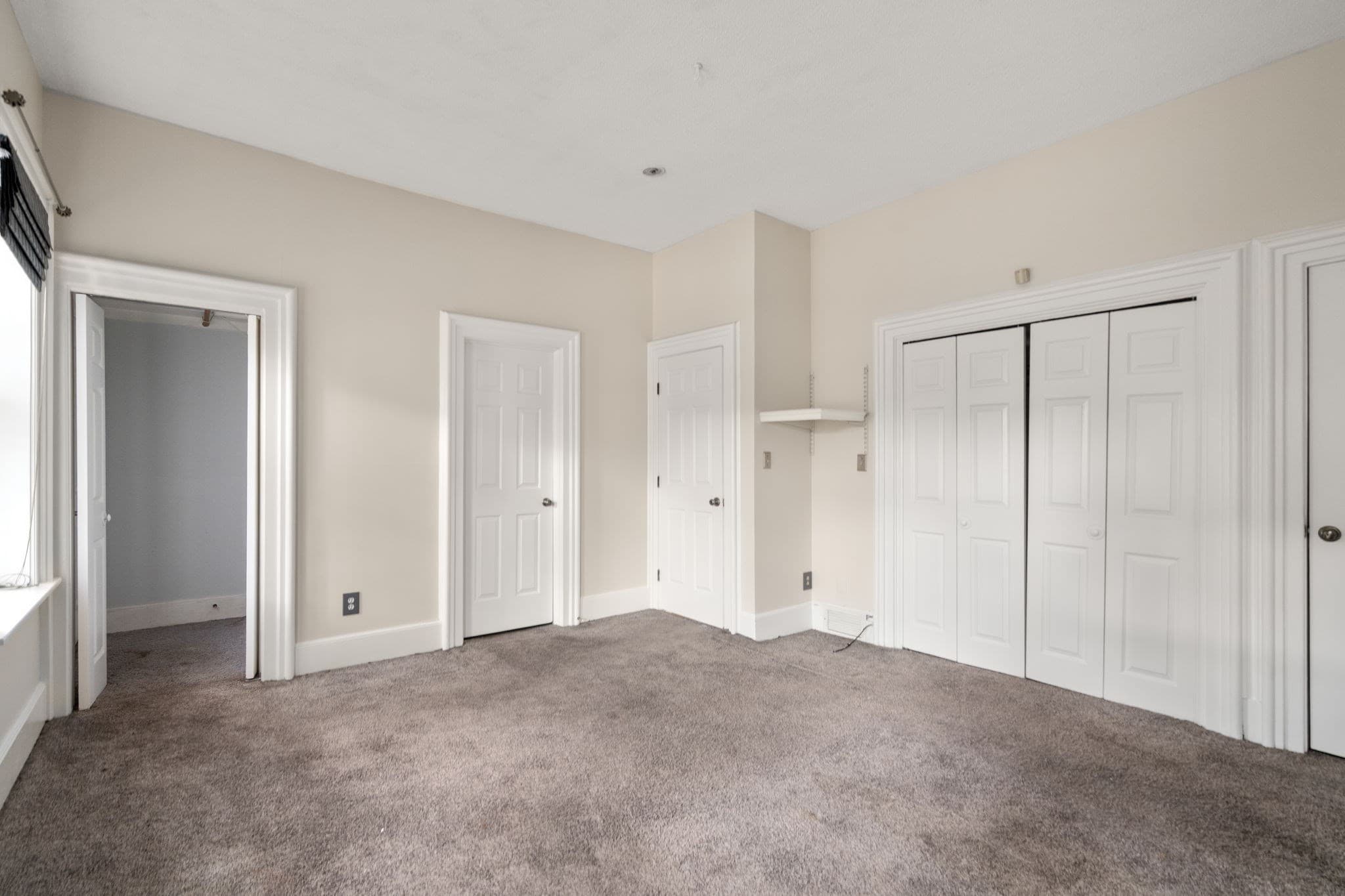 Condominium at 72 Temple # 3, Springfield MA 01105, Springfield, photo 11 of 19