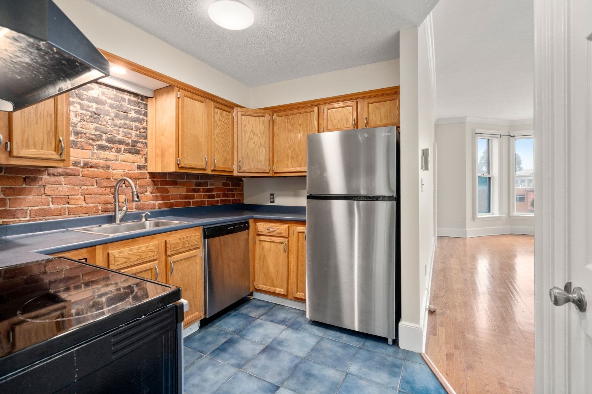Condominium at 72 Temple # 3, Springfield MA 01105, Springfield, photo 4 of 19