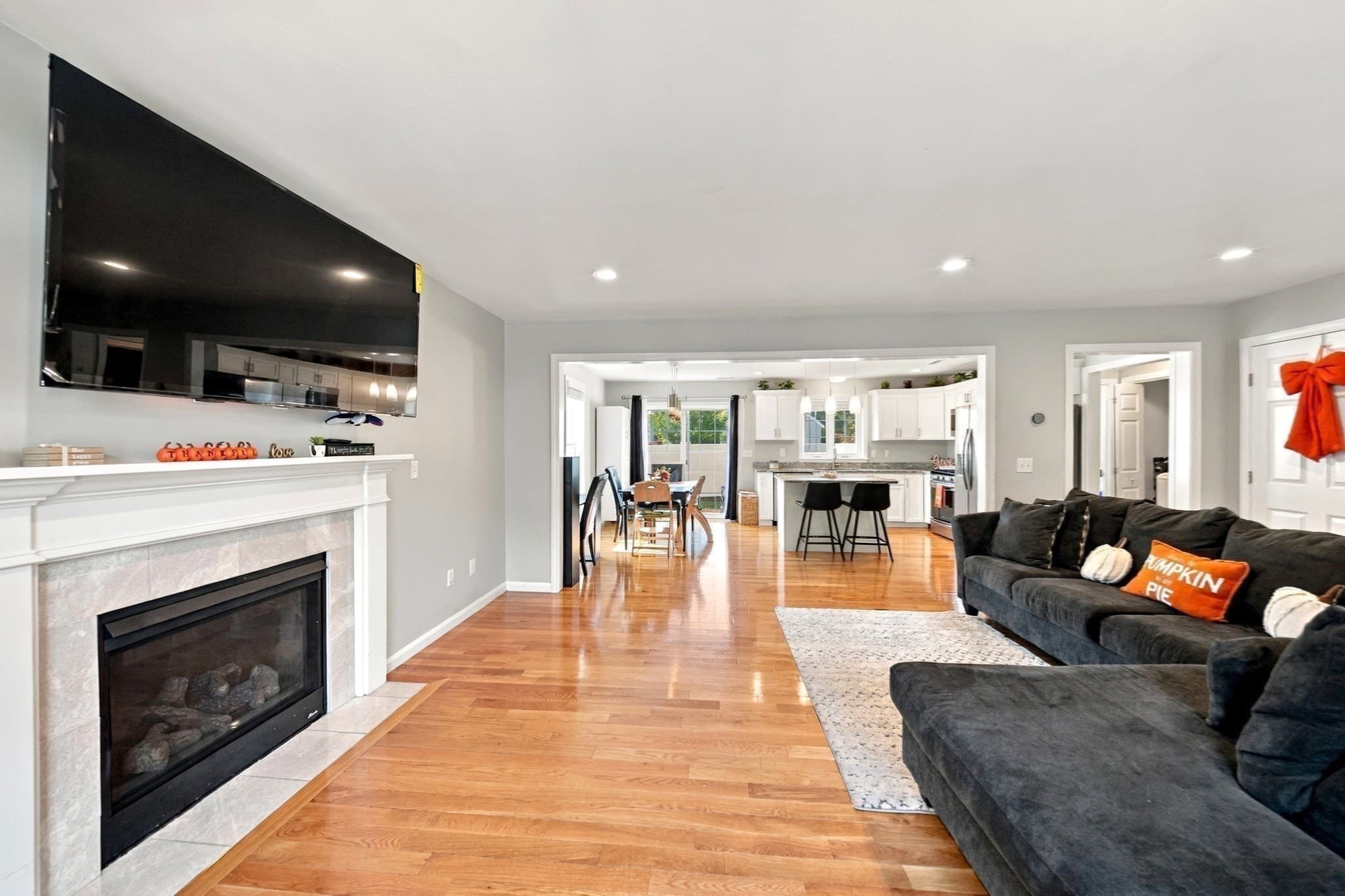 Condominium at 11 Mendon # D, Attleboro MA 02780, Attleboro, photo 9 of 38
