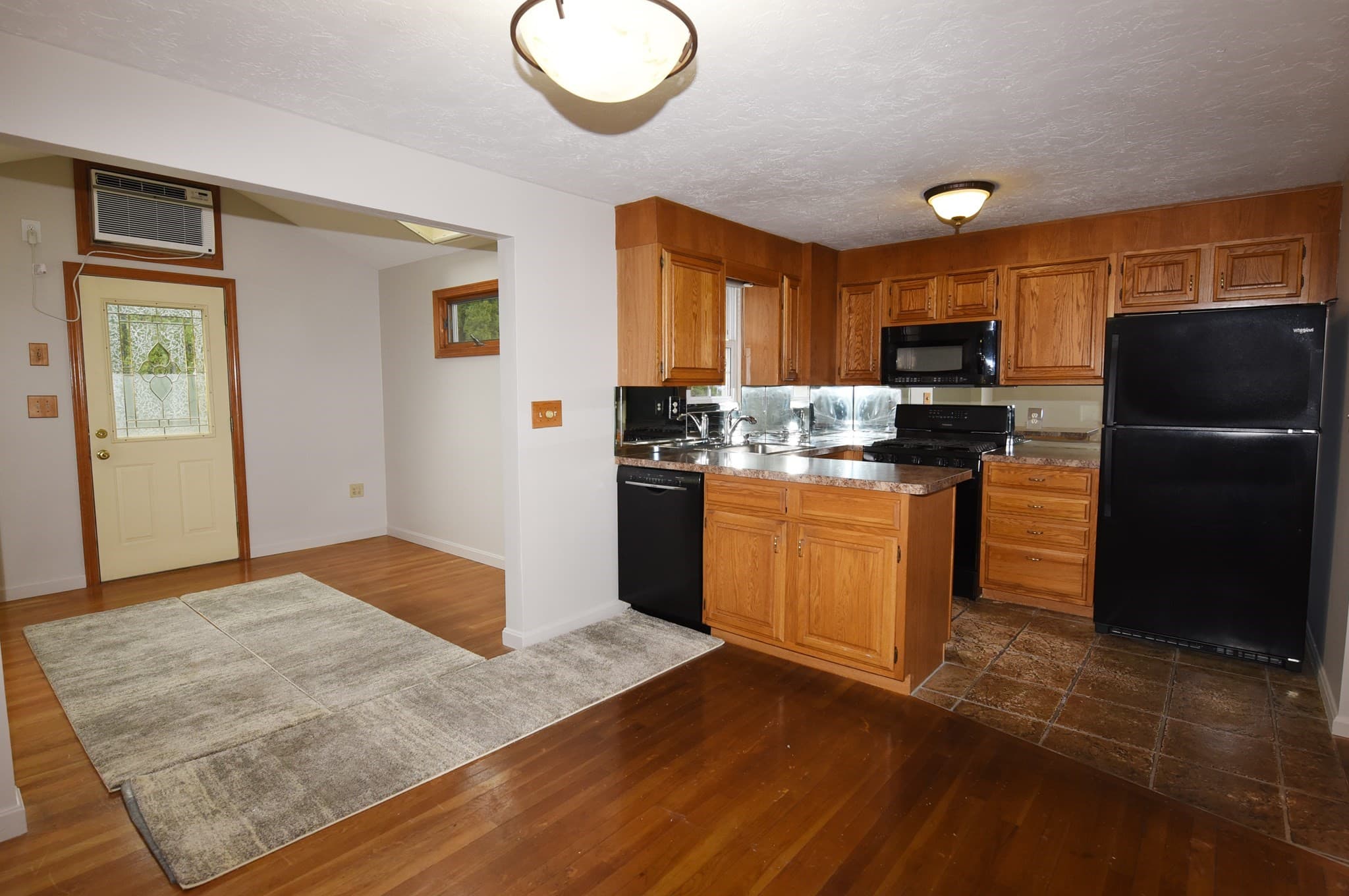 Condominium at 10 Lydon Ln # 1, Halifax MA 02338, Halifax, photo 15 of 30