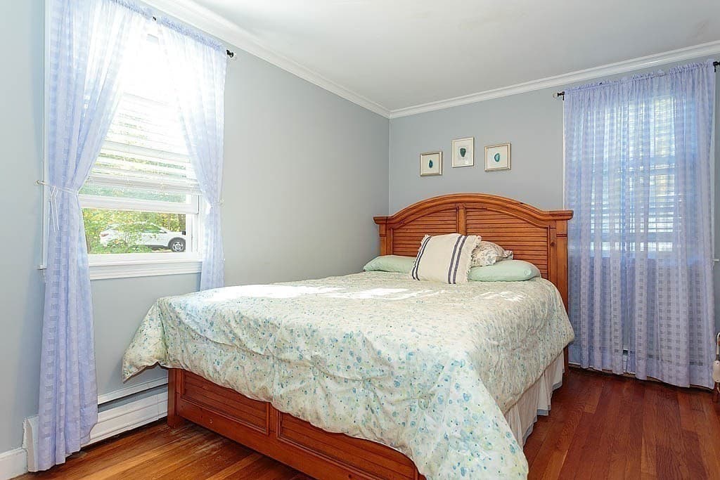 Single Family Residence at 375 Old Russell Street, Woburn MA 01801, Woburn, photo 6 of 15