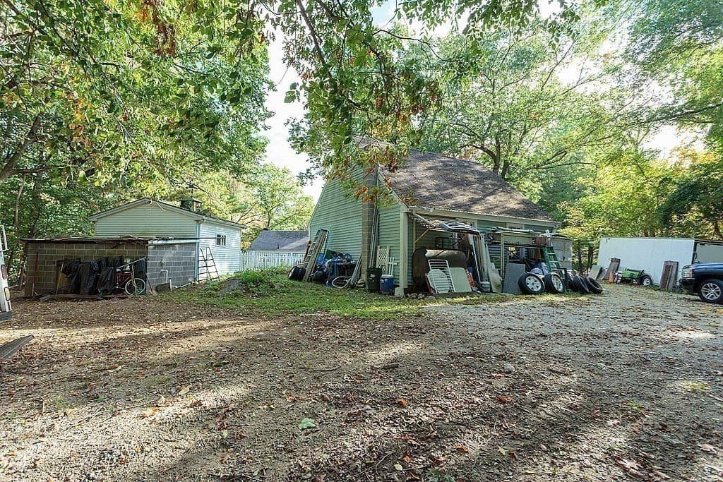 Single Family Residence at 375 Old Russell Street, Woburn MA 01801, Woburn, photo 12 of 15